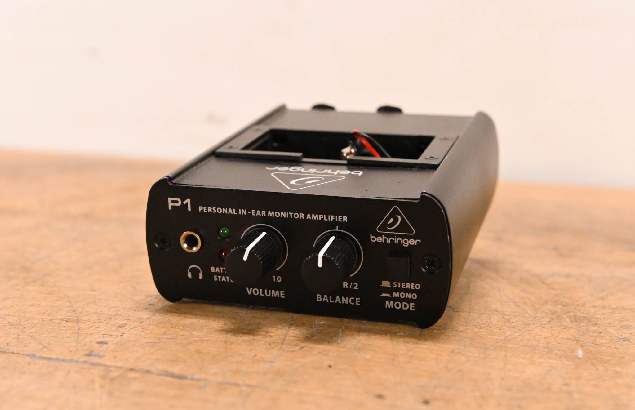 Behringer Powerplay P1 Personal In-Ear Monitor Amplifier