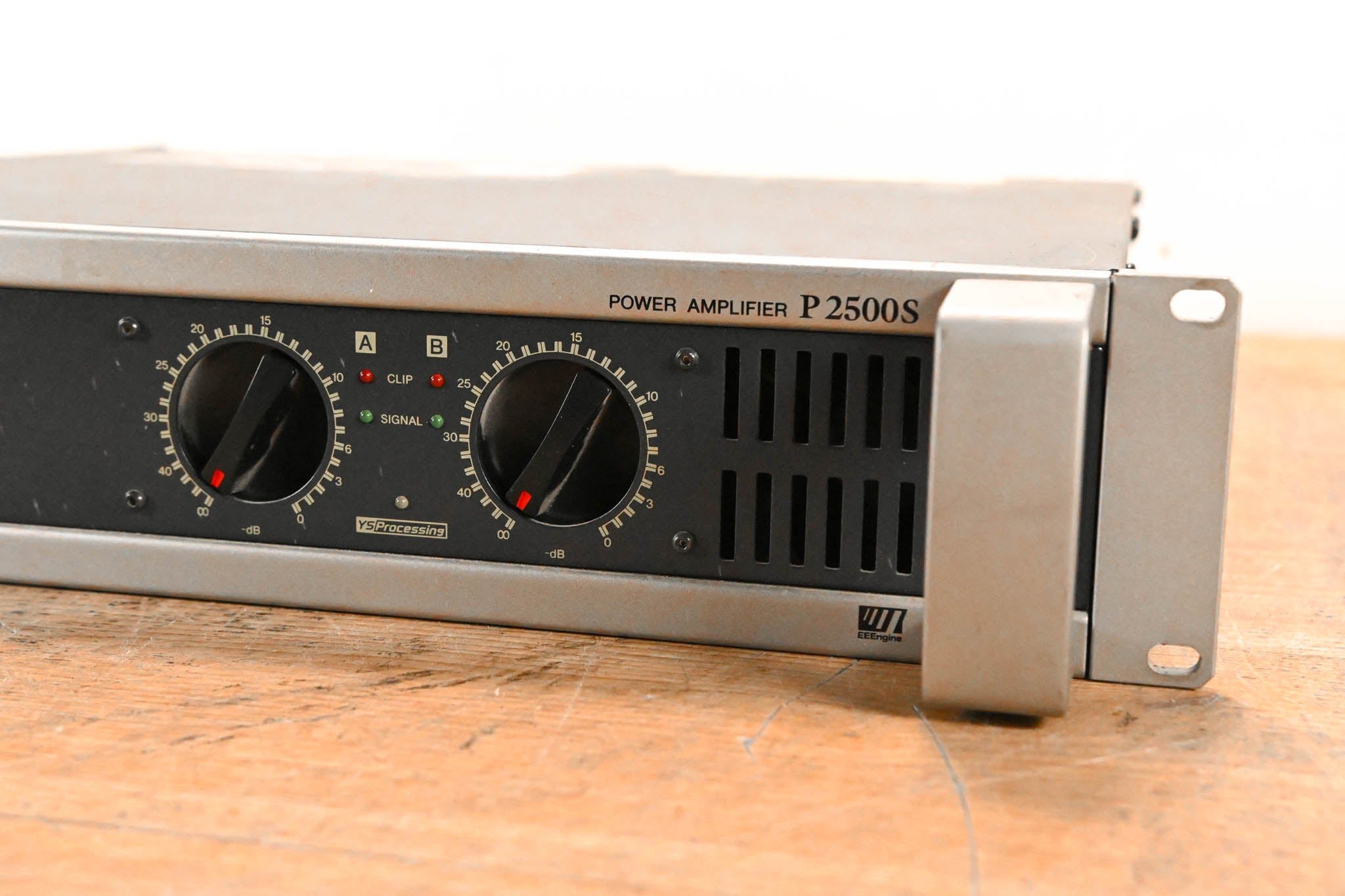 Yamaha P2500S 2-Channel Power Amplifier