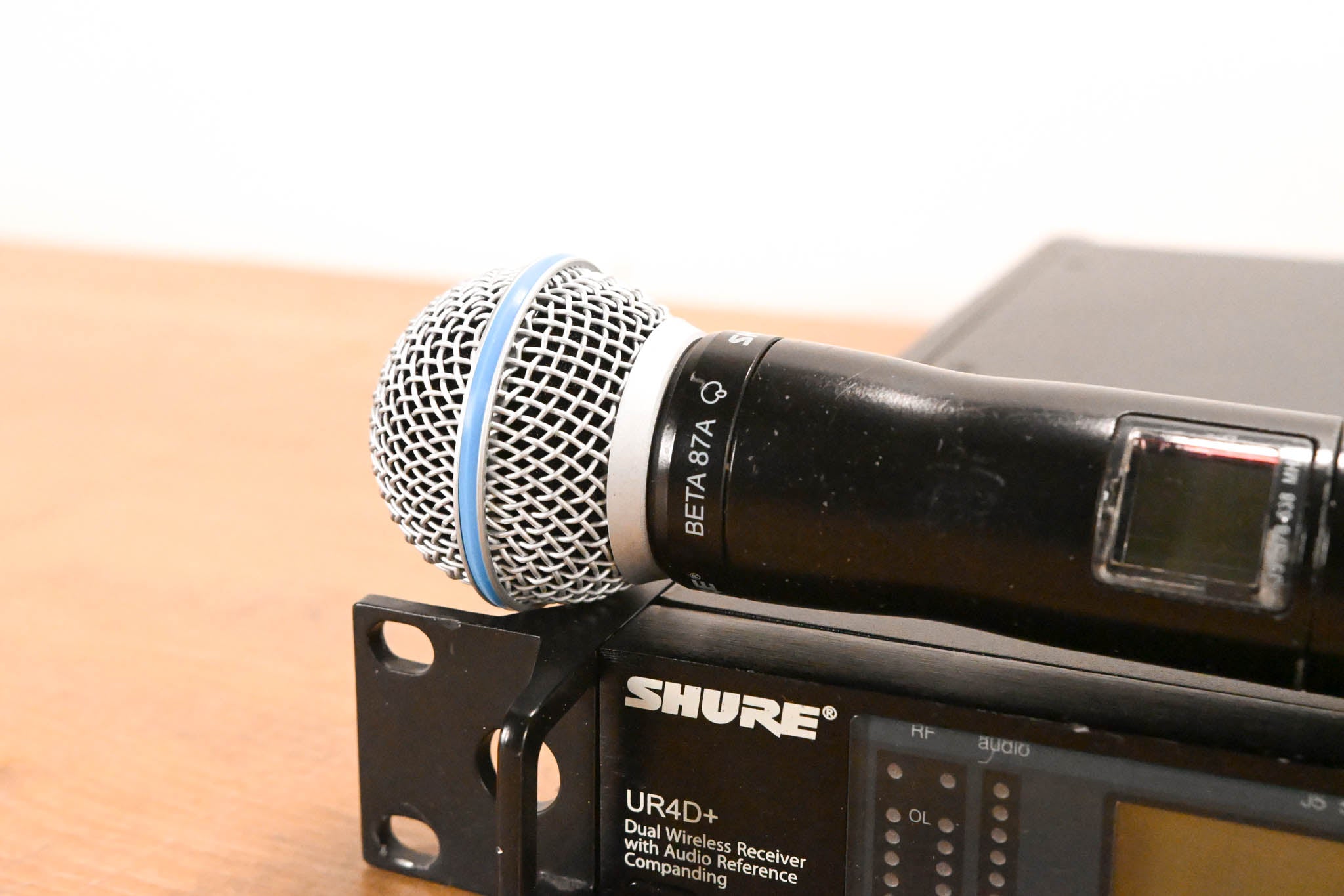 Shure UR4D+ Dual Wireless Receiver with UR2/BETA87A Mic - J5 Band