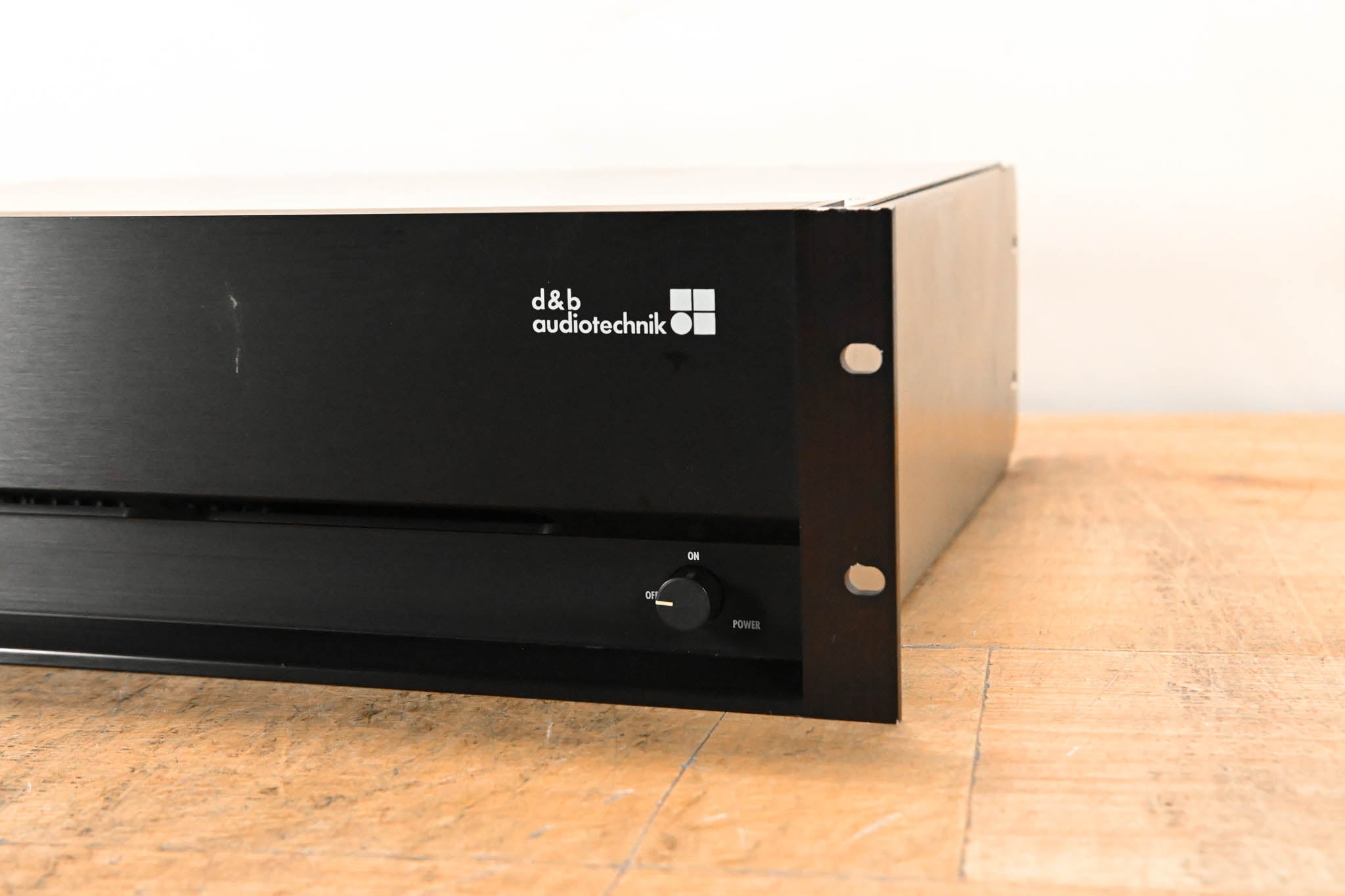 d&b audiotechnik D12 Dual-Channel Power Amplifier