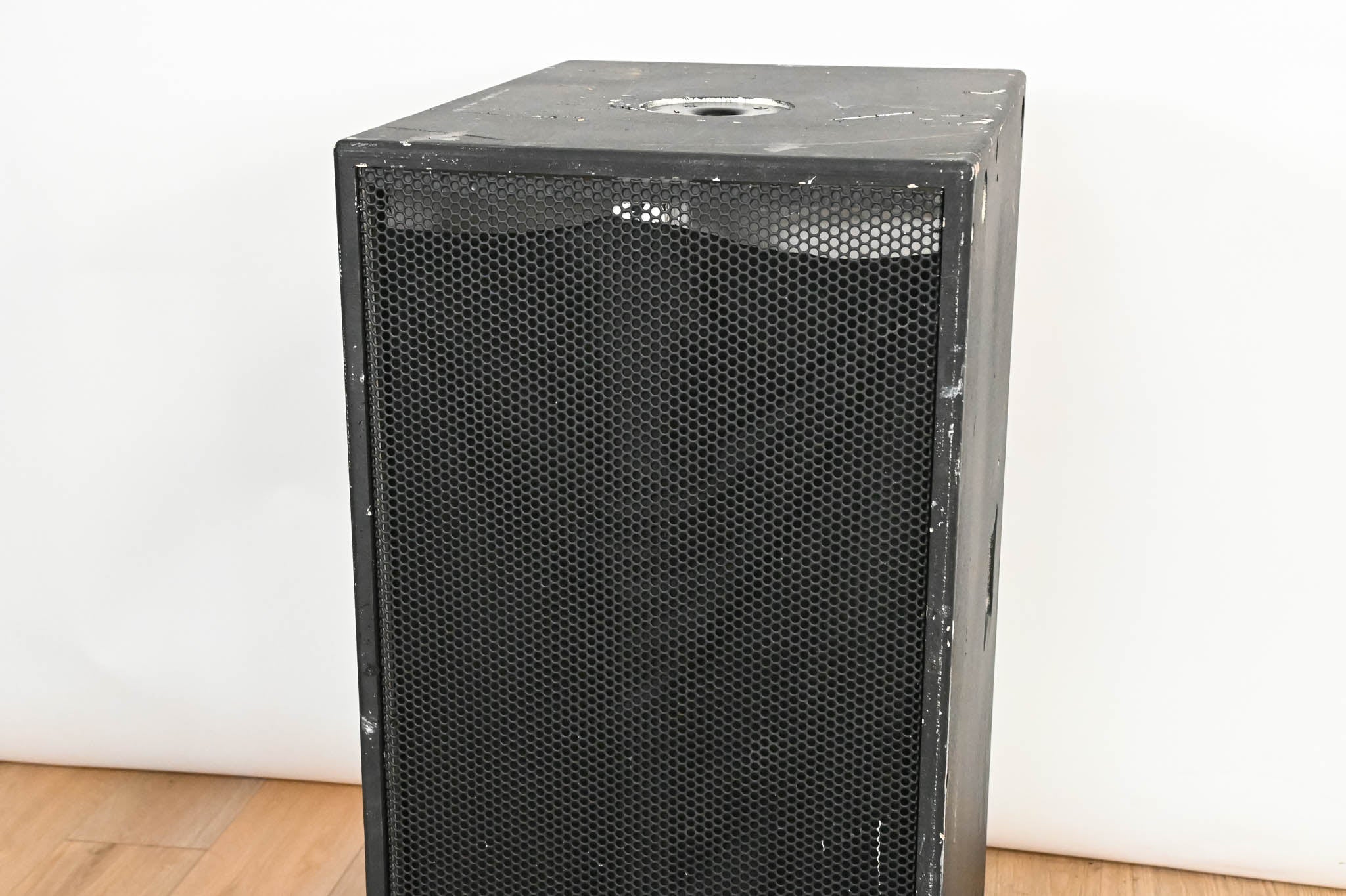 Electro-Voice (EV) QRx-118S 18" 600W Passive Subwoofer