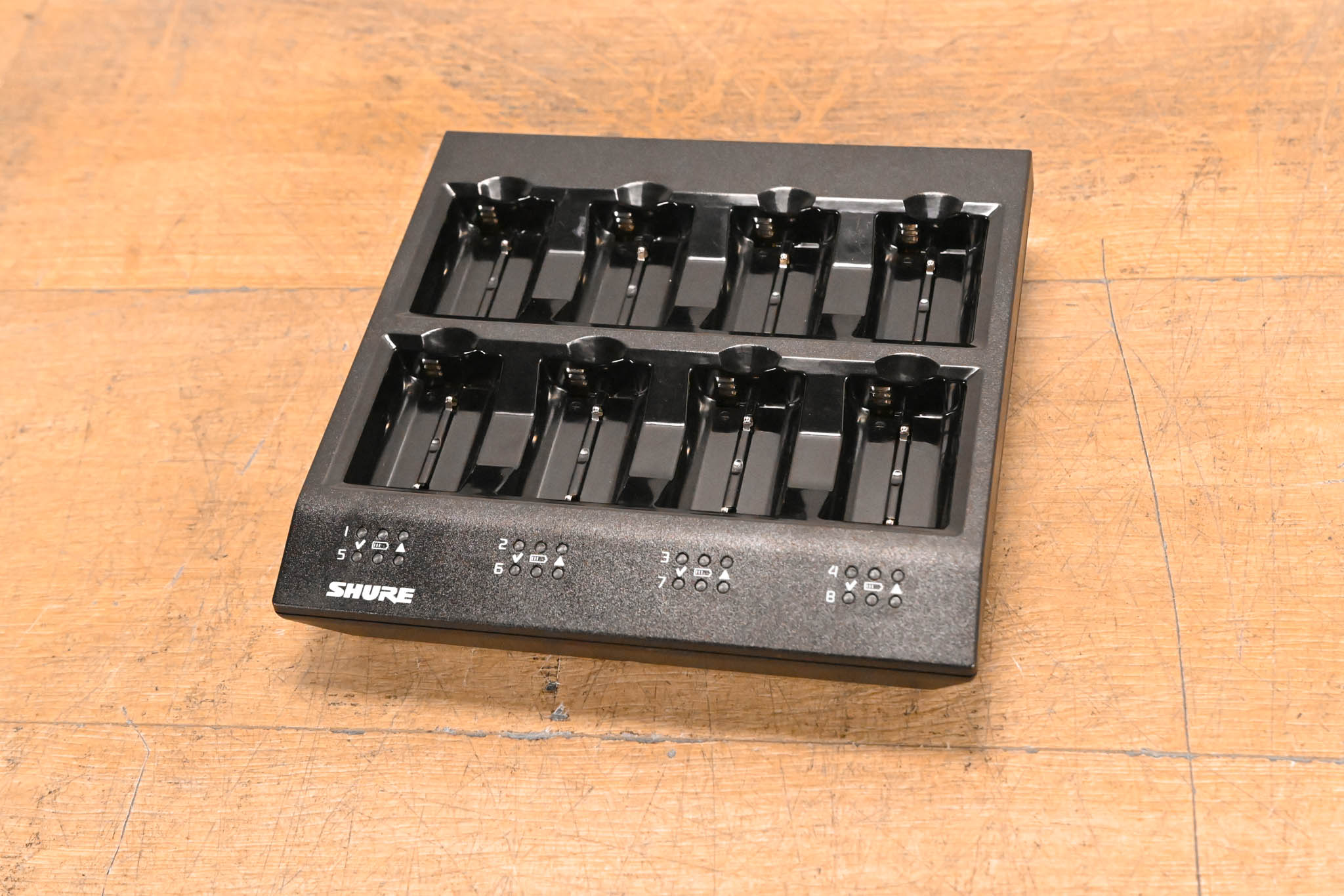 Shure SBC800 Eight-Bay Battery Charger for SB900B Batteries