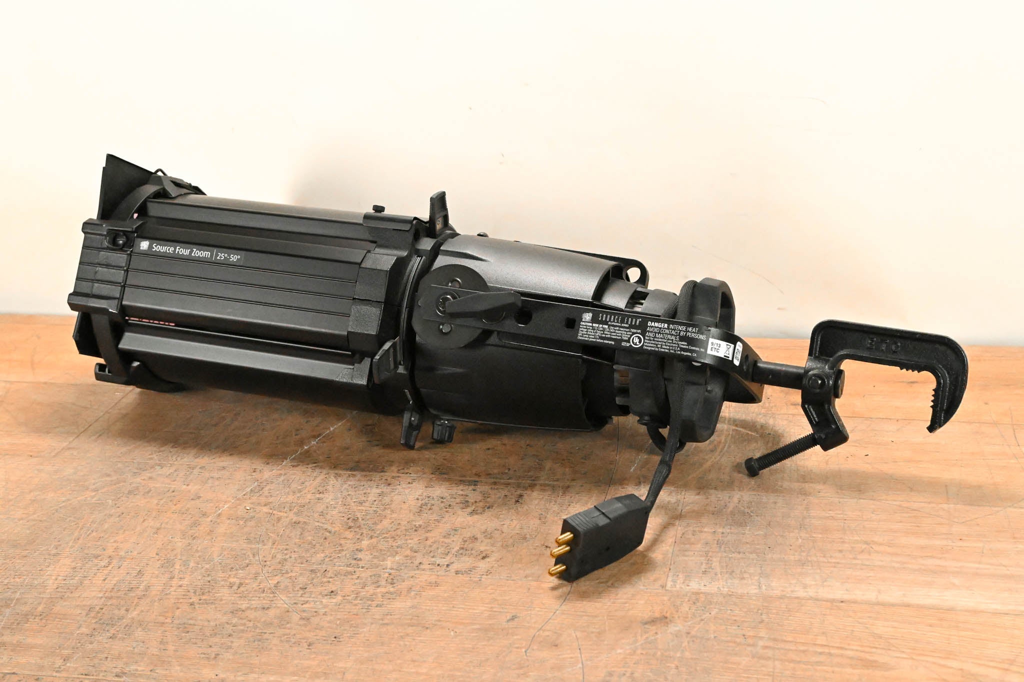 ETC Source Four Zoom 25-50 Degree 750 Ellipsoidal Light