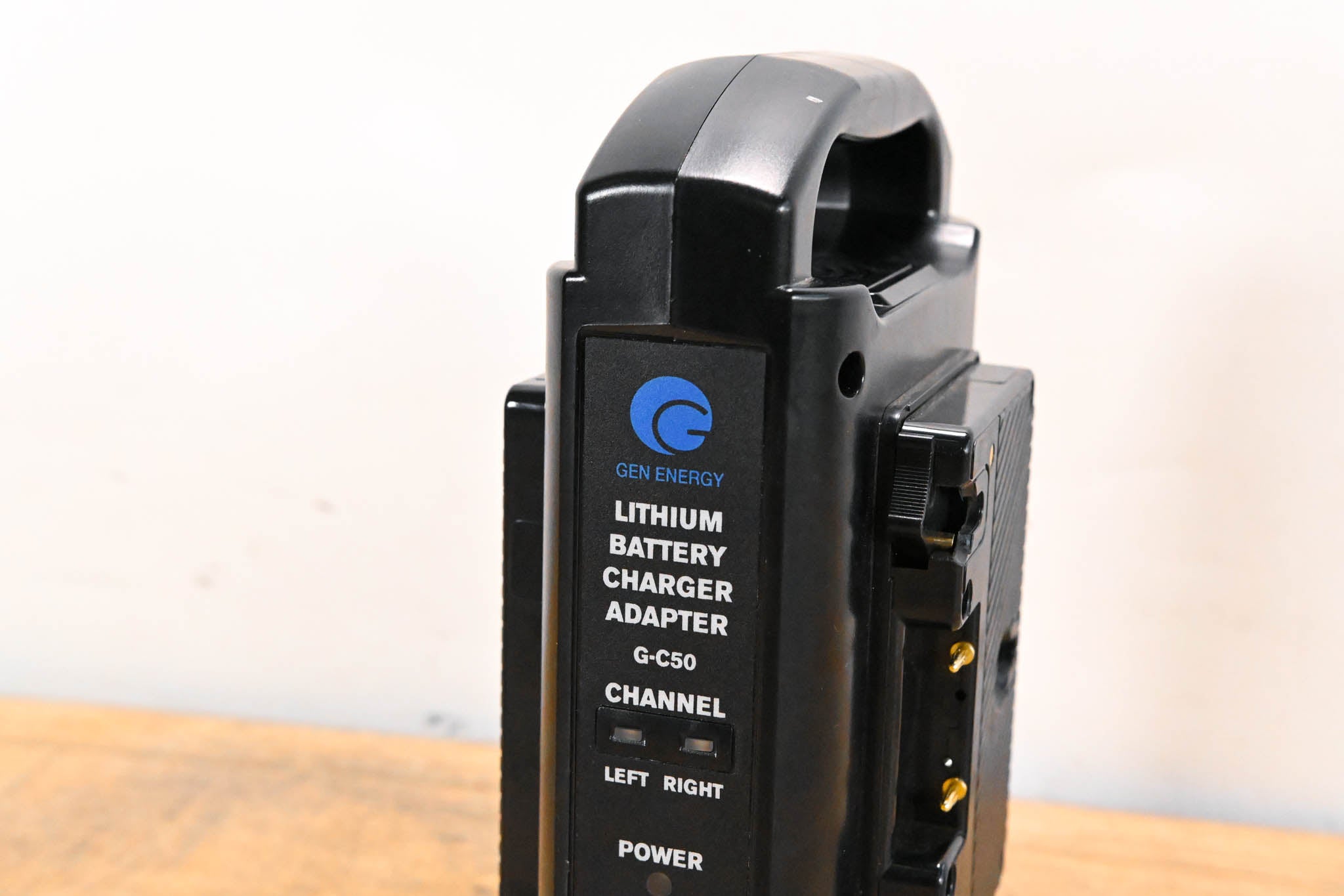Gen Energy G-C50 2-Channel Lithium-Ion Battery Charger (Gold Mount)