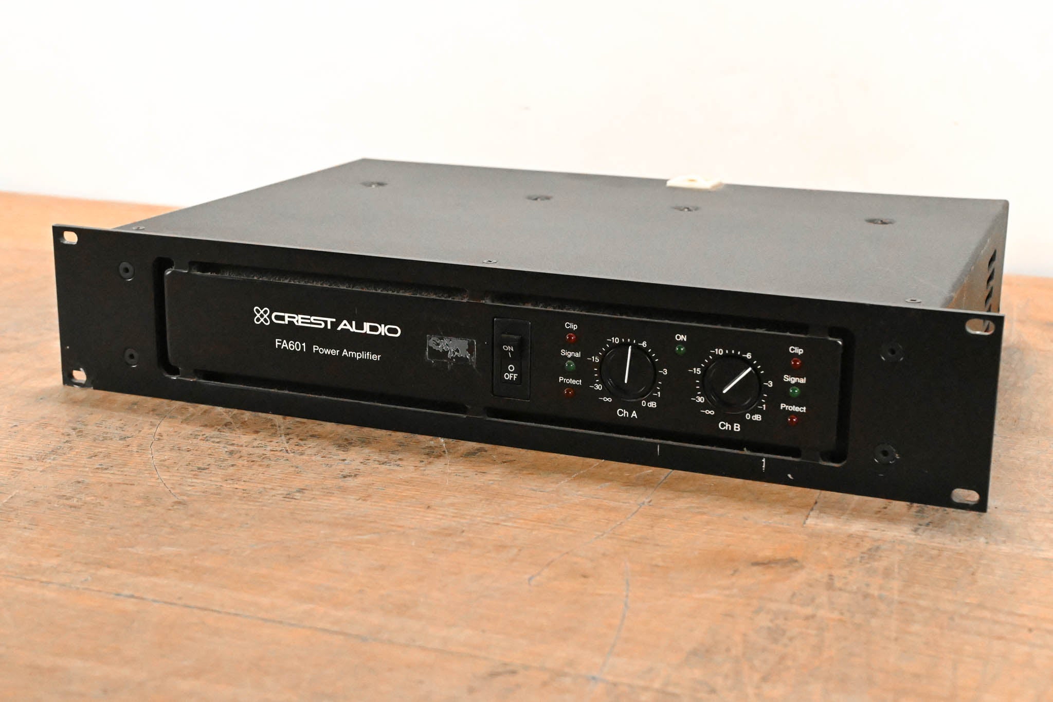 Crest Audio FA601 Stereo Power Amplifier