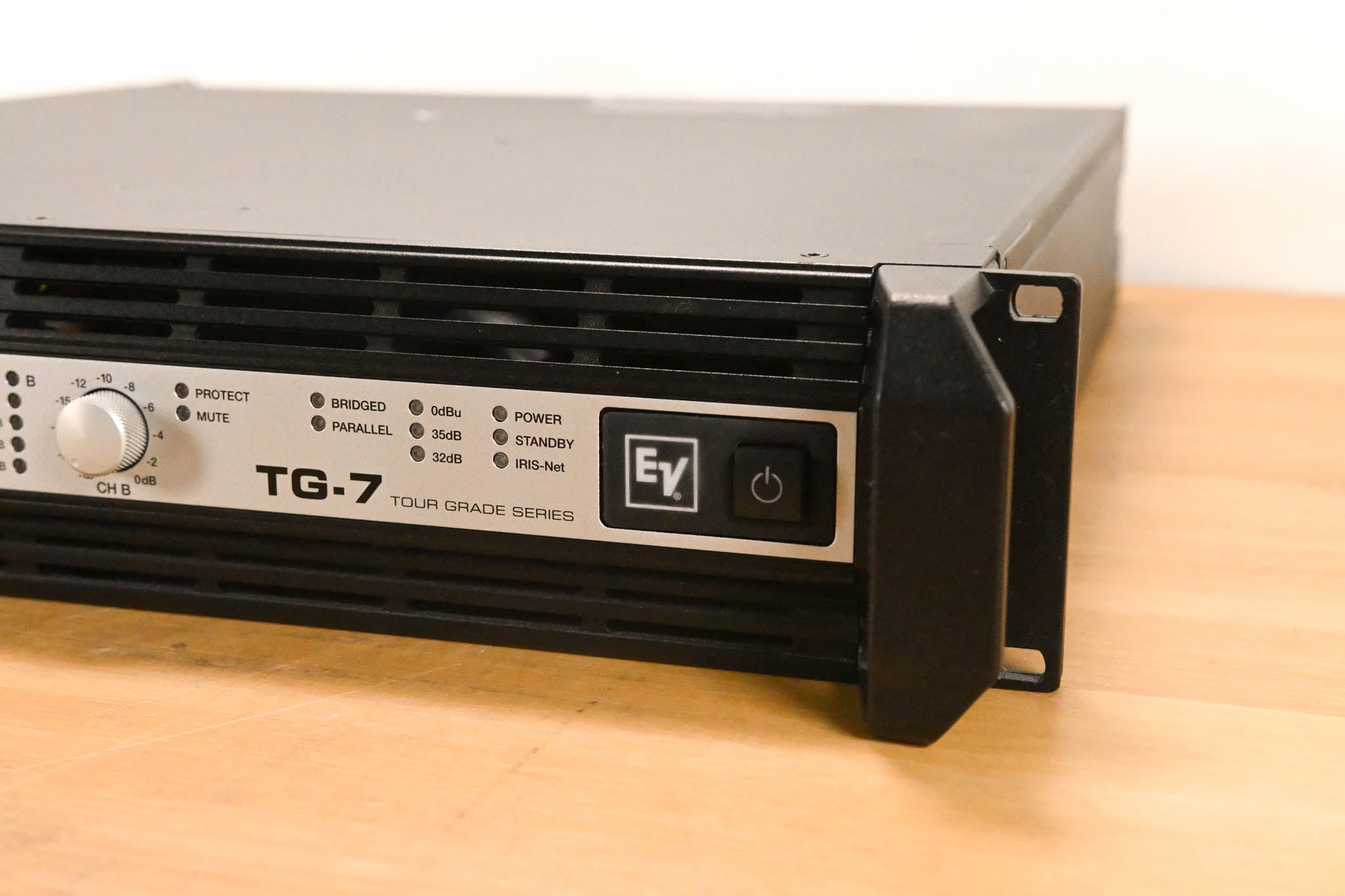 Electro-Voice (EV) TG-7 Tour-Grade Stereo Power Amplifier
