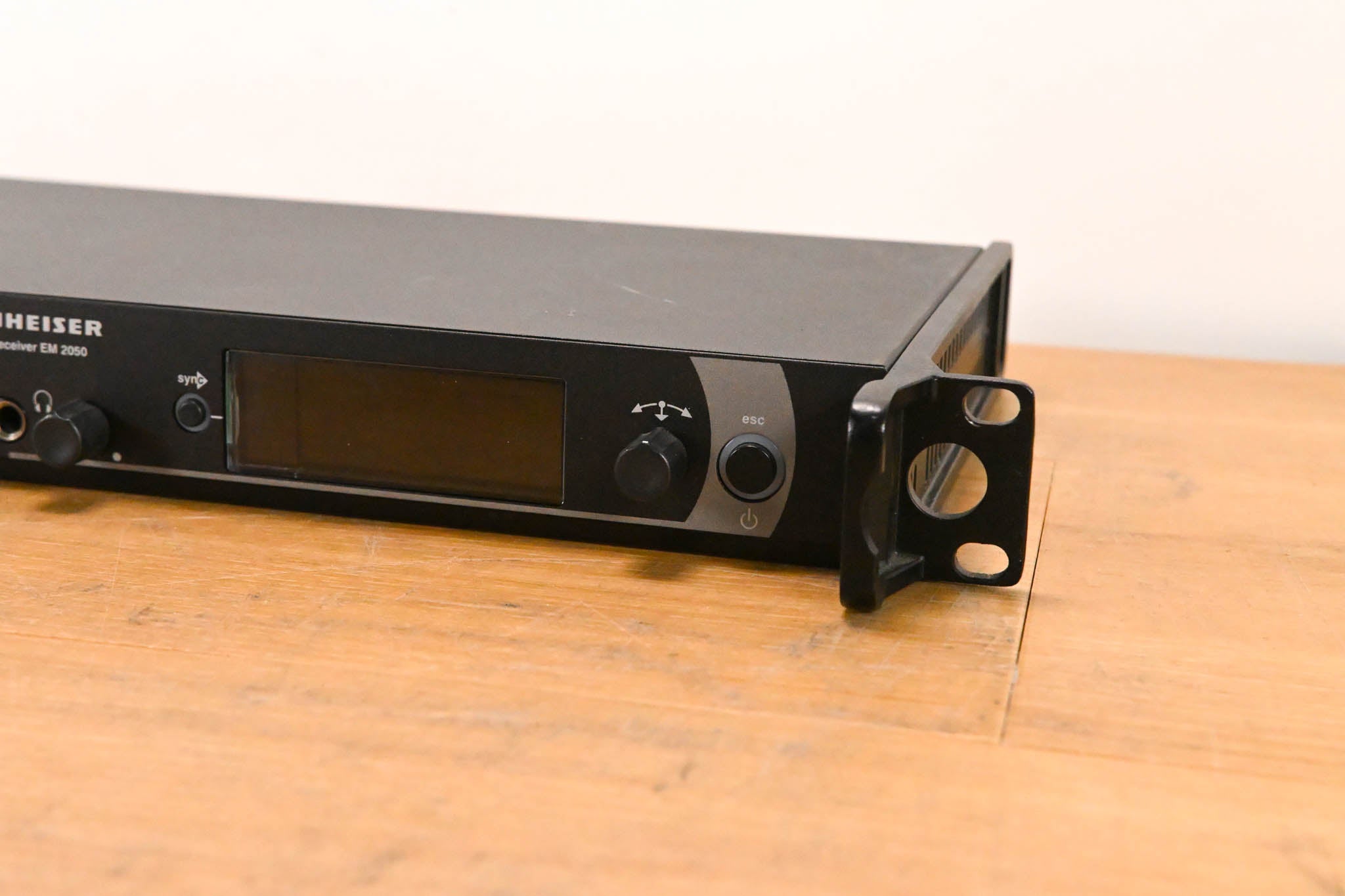 Sennheiser EM 2050 Wireless Receiver w/ one Beltpack - 516-558 MHz