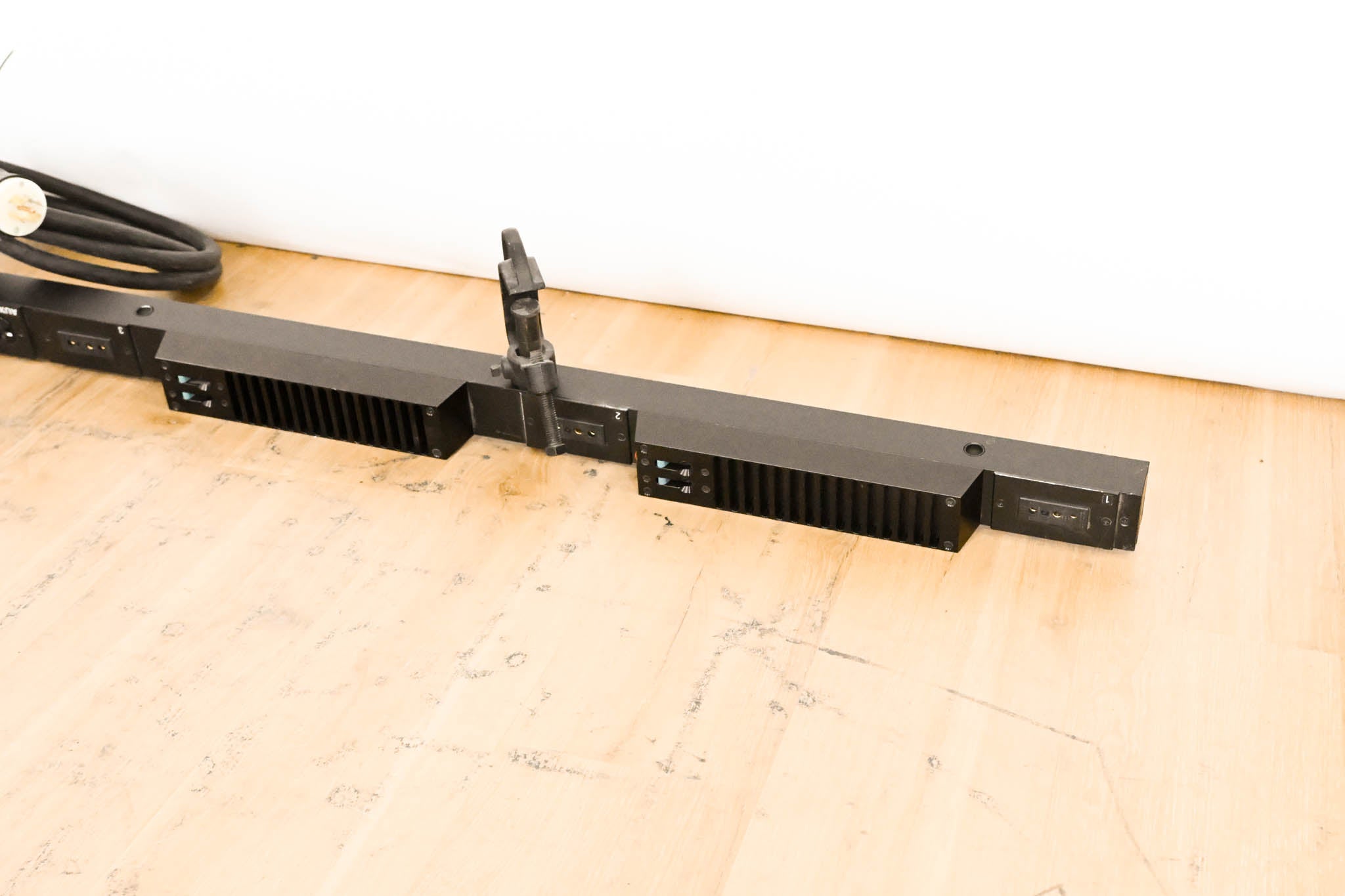 ETC SB6-10M 6 x 10A (1200W) SmartBar with Stage Pin Connectors