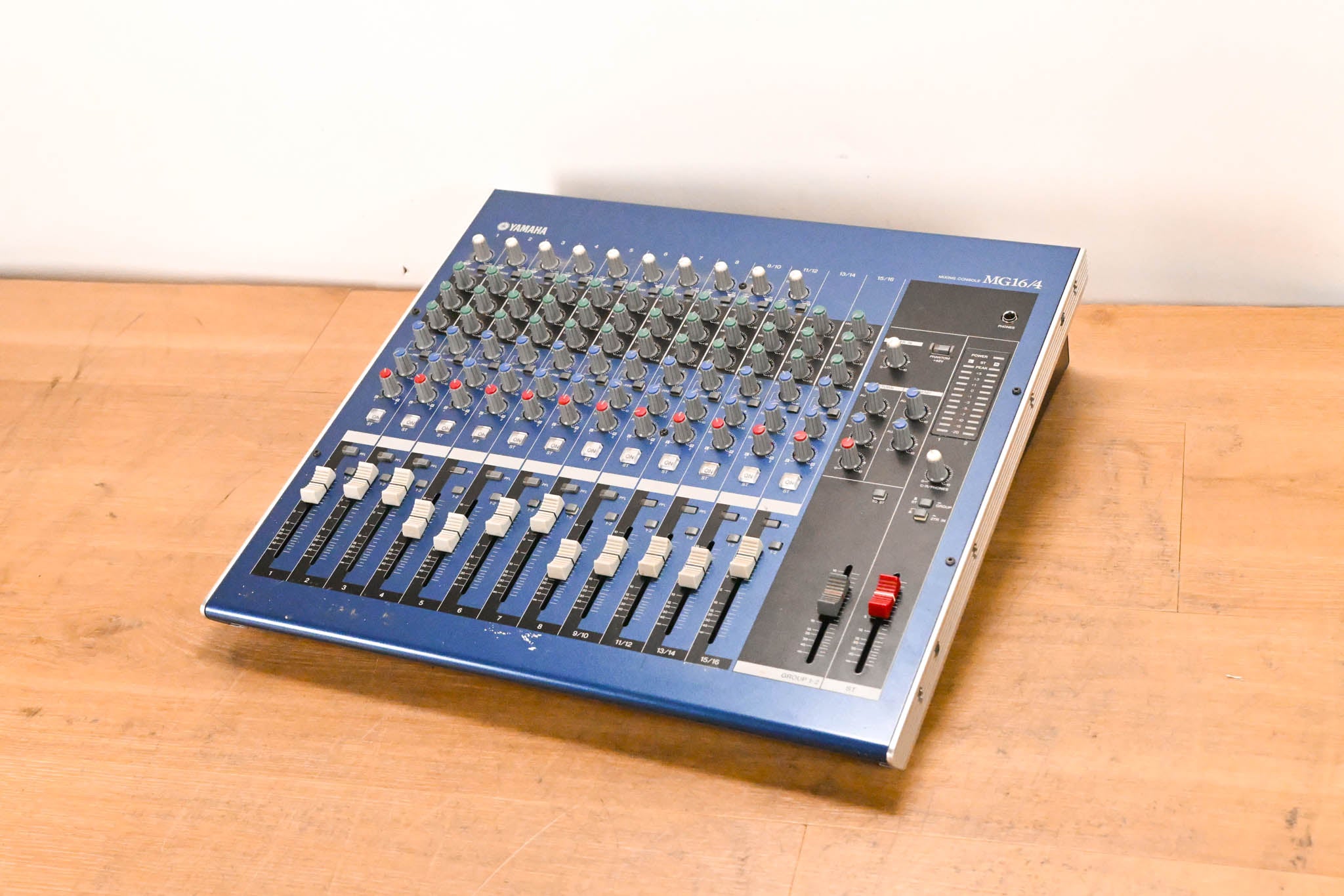 Yamaha MG16/4 16-Channel 4-Bus Analog Mixing Console (NO POWER SUPPLY)