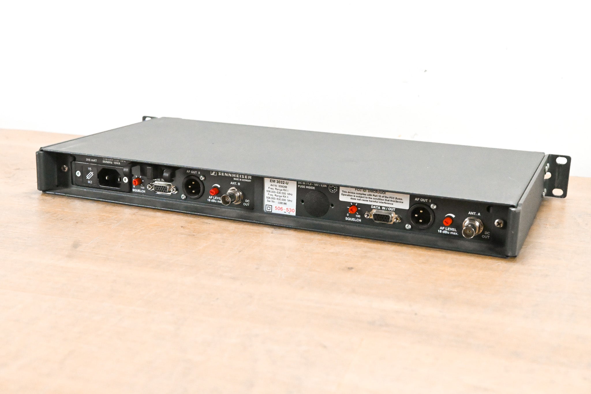Sennheiser EM 3032-U Mikroport Receiver w/ SK250 Bodypacks 506-530 MHz