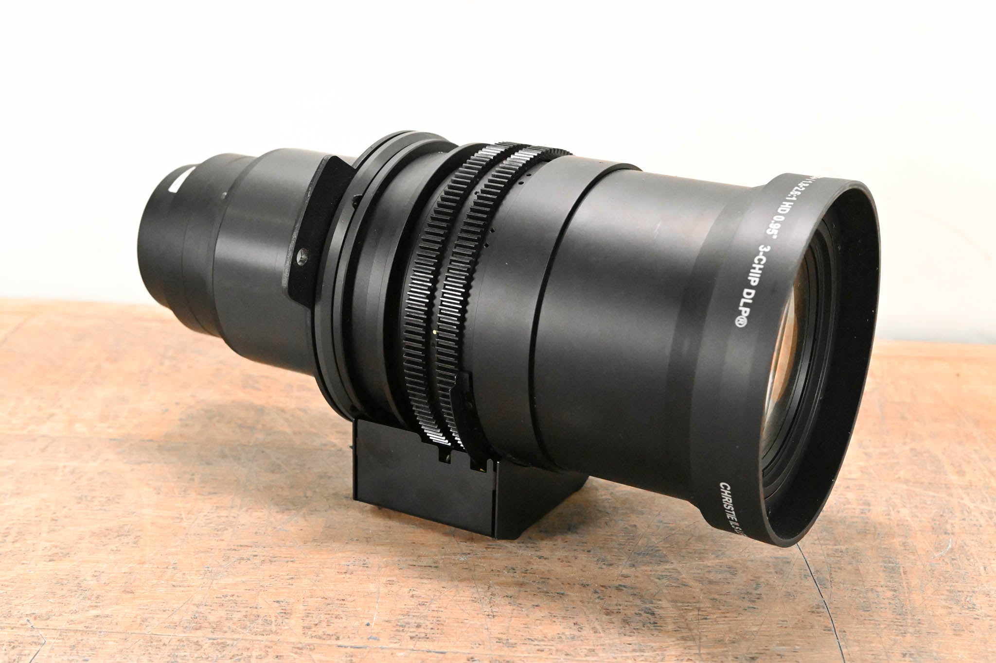 Christie ILS Lens 2.0-2.8:1 SX+ / 1.8-2.6:1 HD 0.95" 3-Chip DLP Lens
