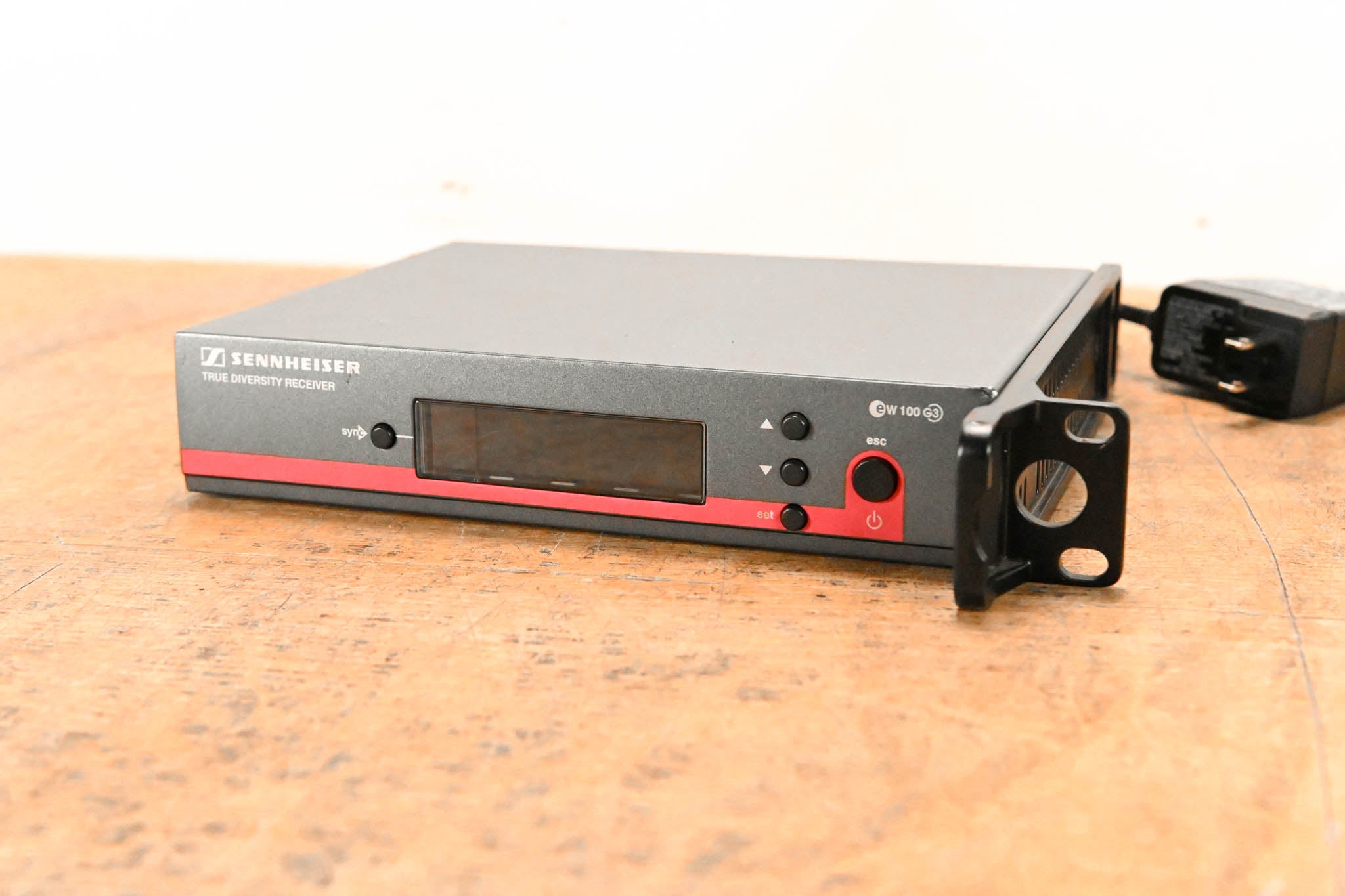 Sennheiser EM 100 G3 Wireless Receiver - A Range: 516-558 MHz