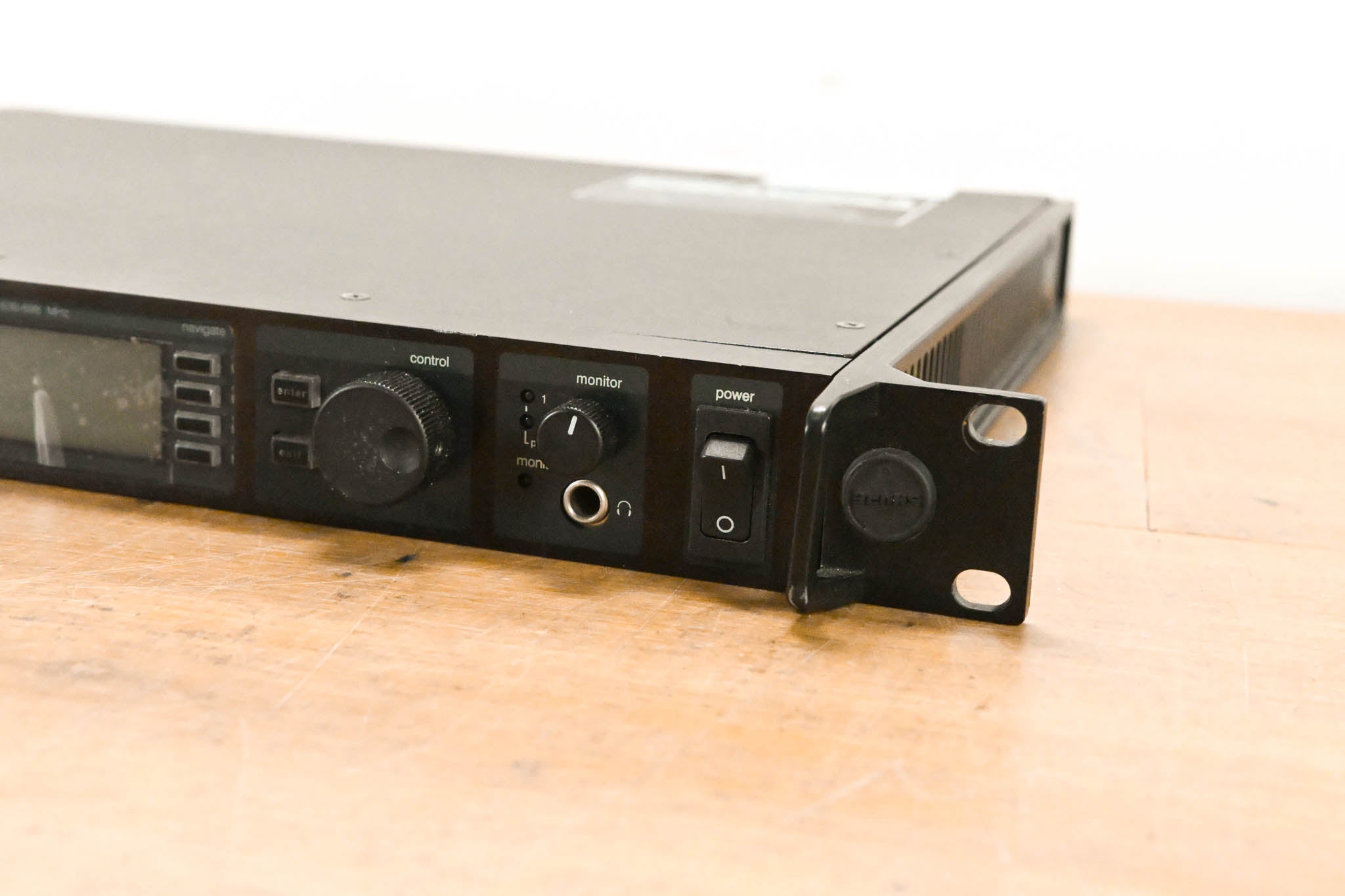 Shure UR4D Wireless Receiver w/ two UR2/SM58 Handheld Mics - L3 Band