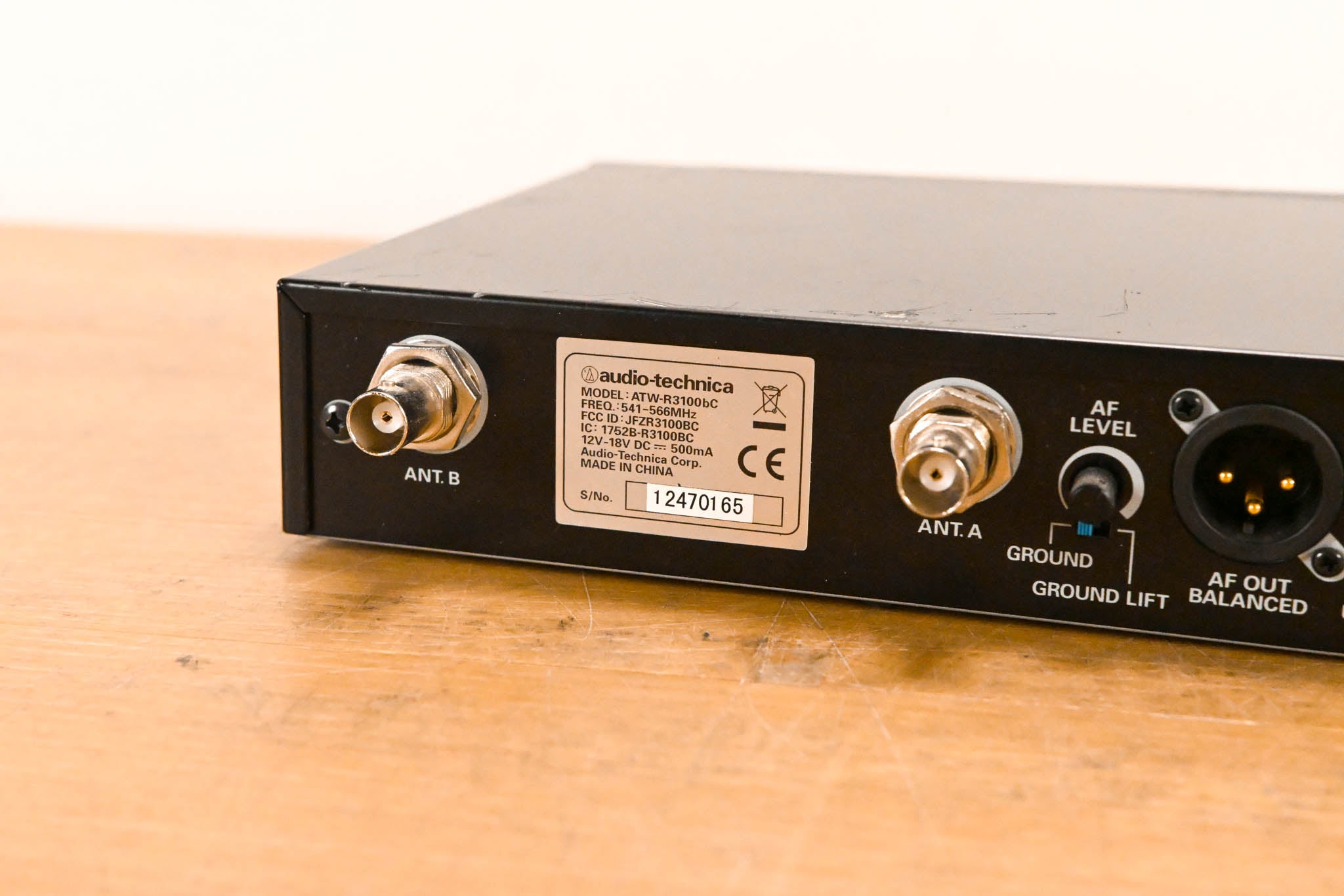 Audio-Technica ATW-R3100bC Receiver w/AEW-T4100 Mic: 541-566MHz (NO PSU)