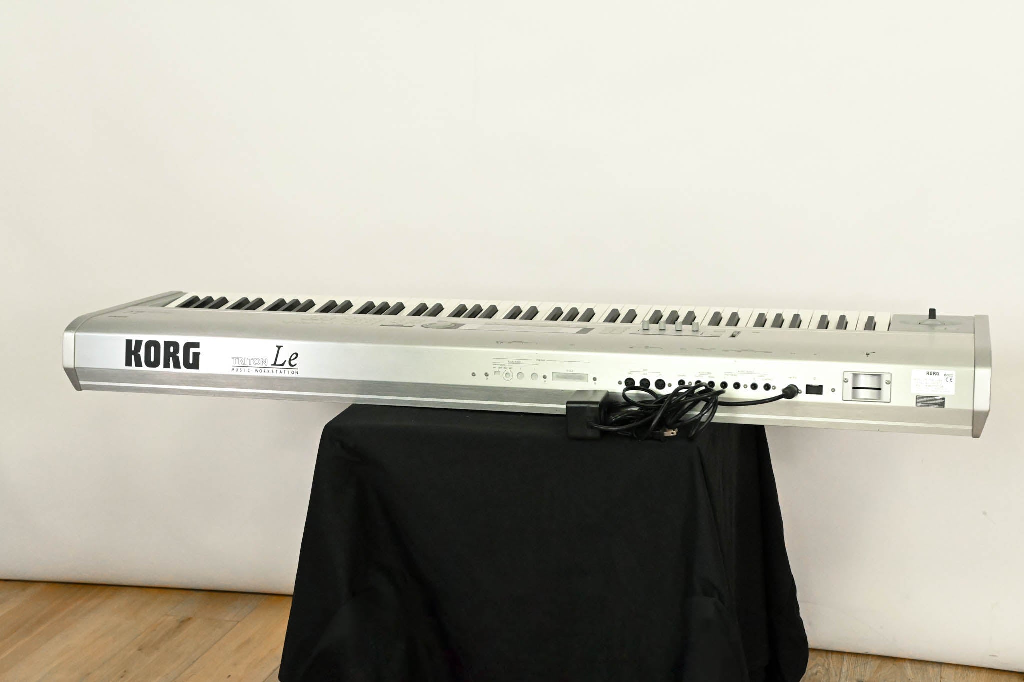 Korg TRITON Le 88 Music Workstation Keyboard