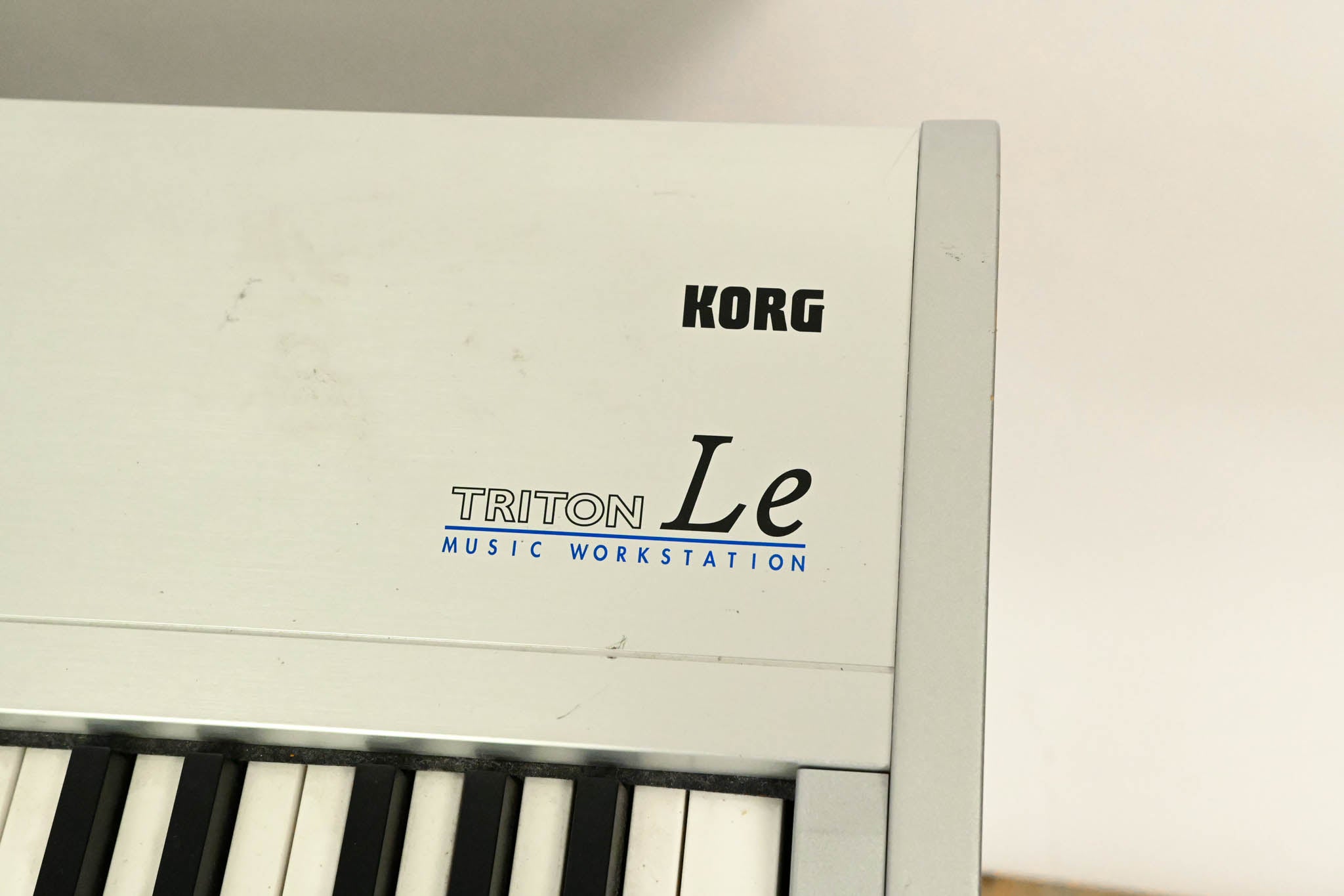 Korg TRITON Le 88 Music Workstation Keyboard