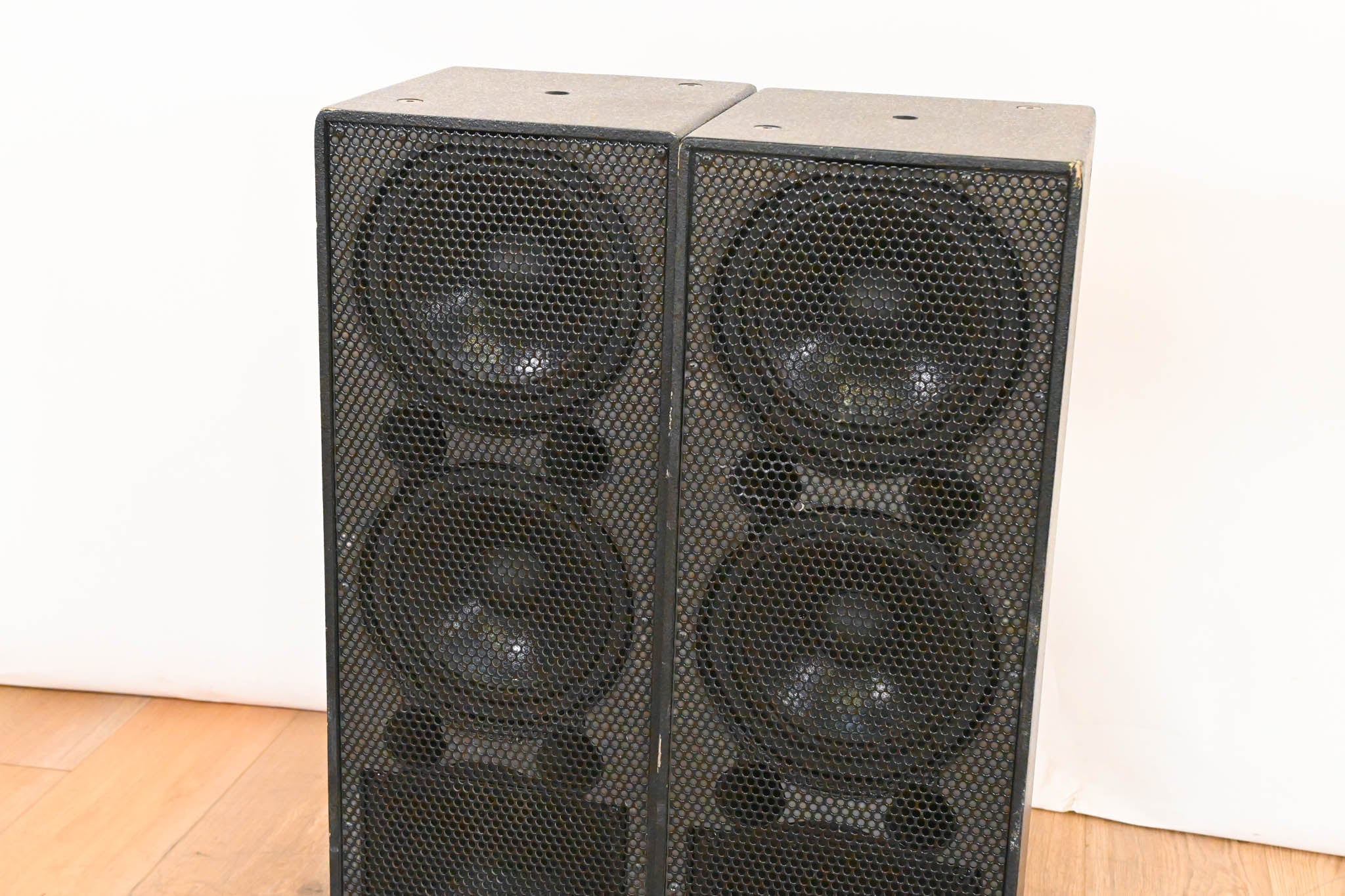 EAW UB82e 2-Way Passive Full Range Loudspeaker (PAIR)