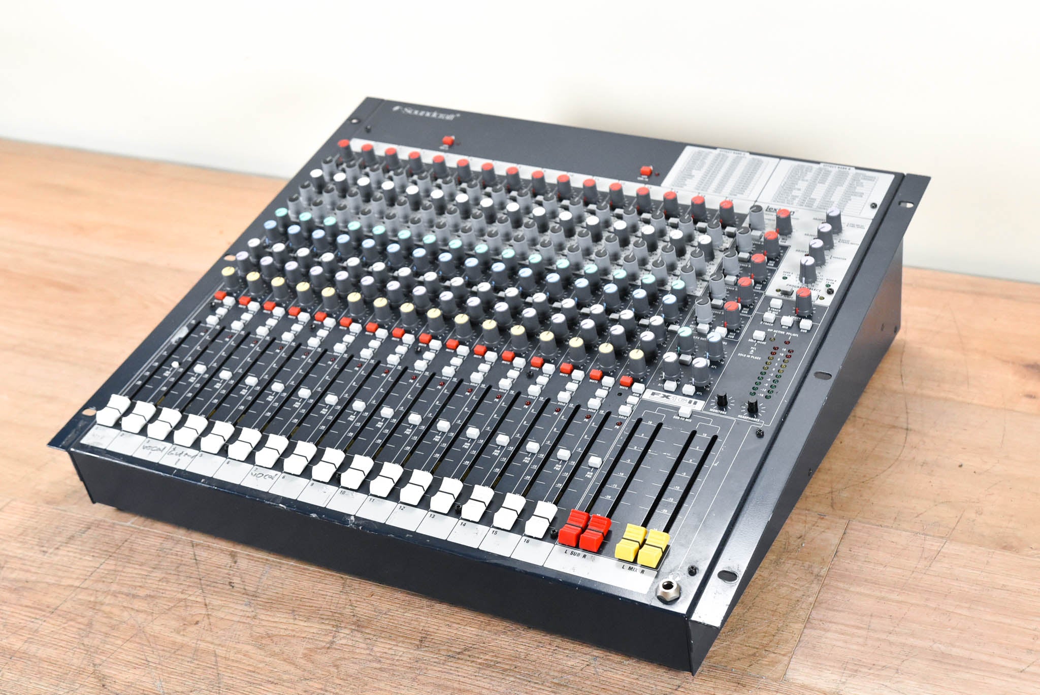 Soundcraft FX16ii 16-Channel Analog Audio Mixer