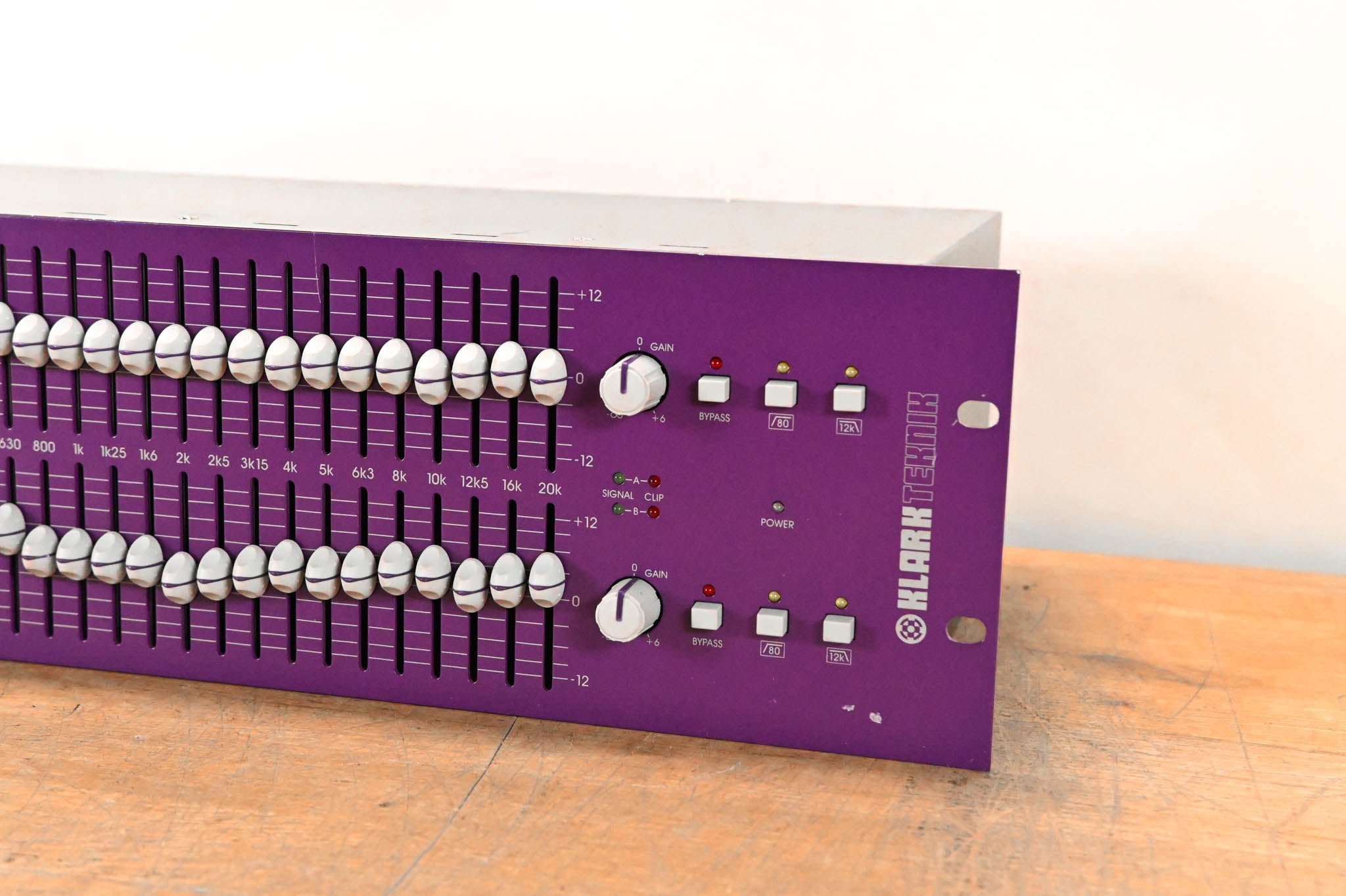 Klark Teknik SQ1G Square ONE Graphic 2-Channel 30-Band Graphic Equalizer