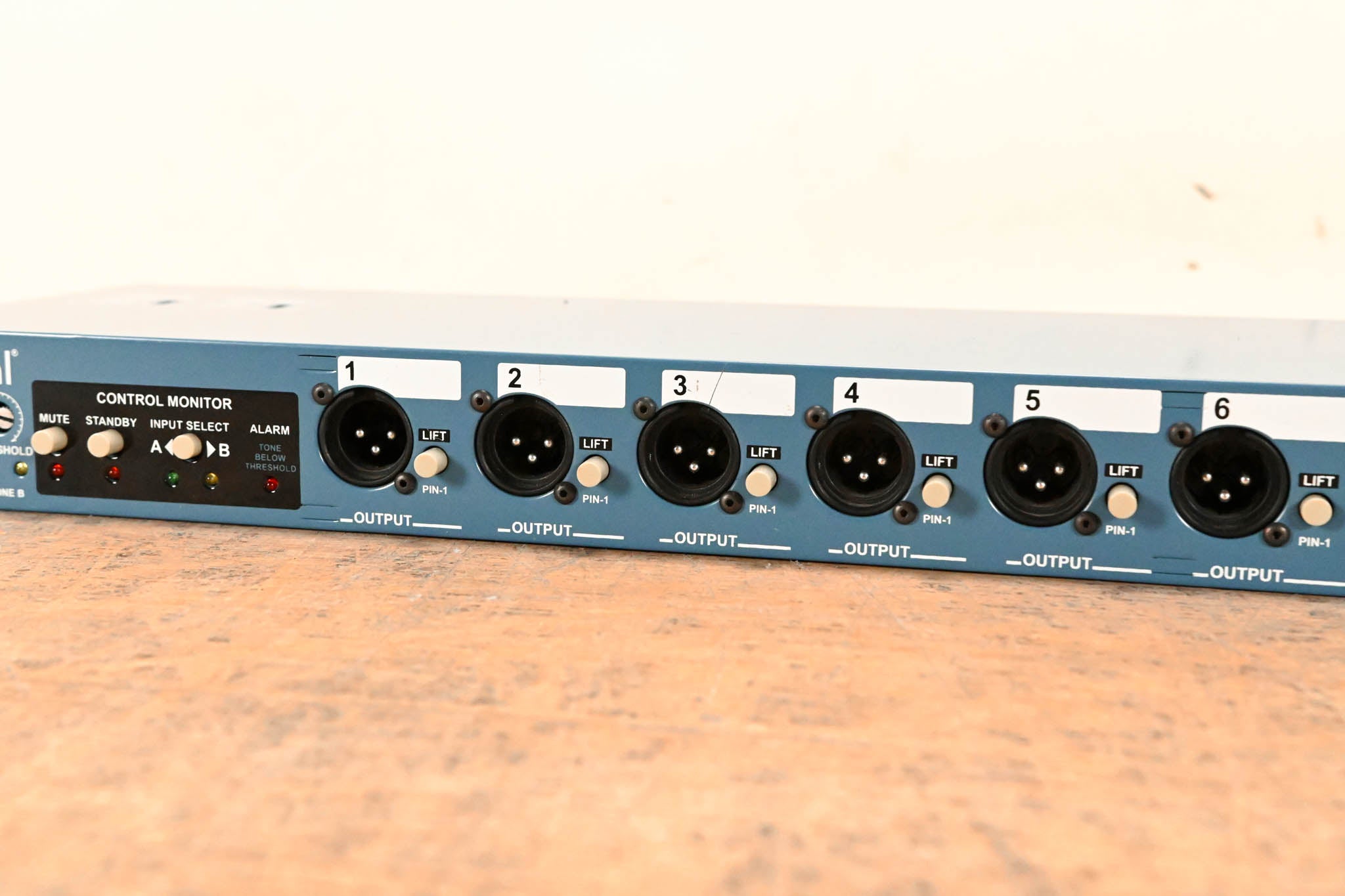 Radial Engineering SW8 MK2 8-CH Line Level Auto-Switcher NO POWER SUPPLY