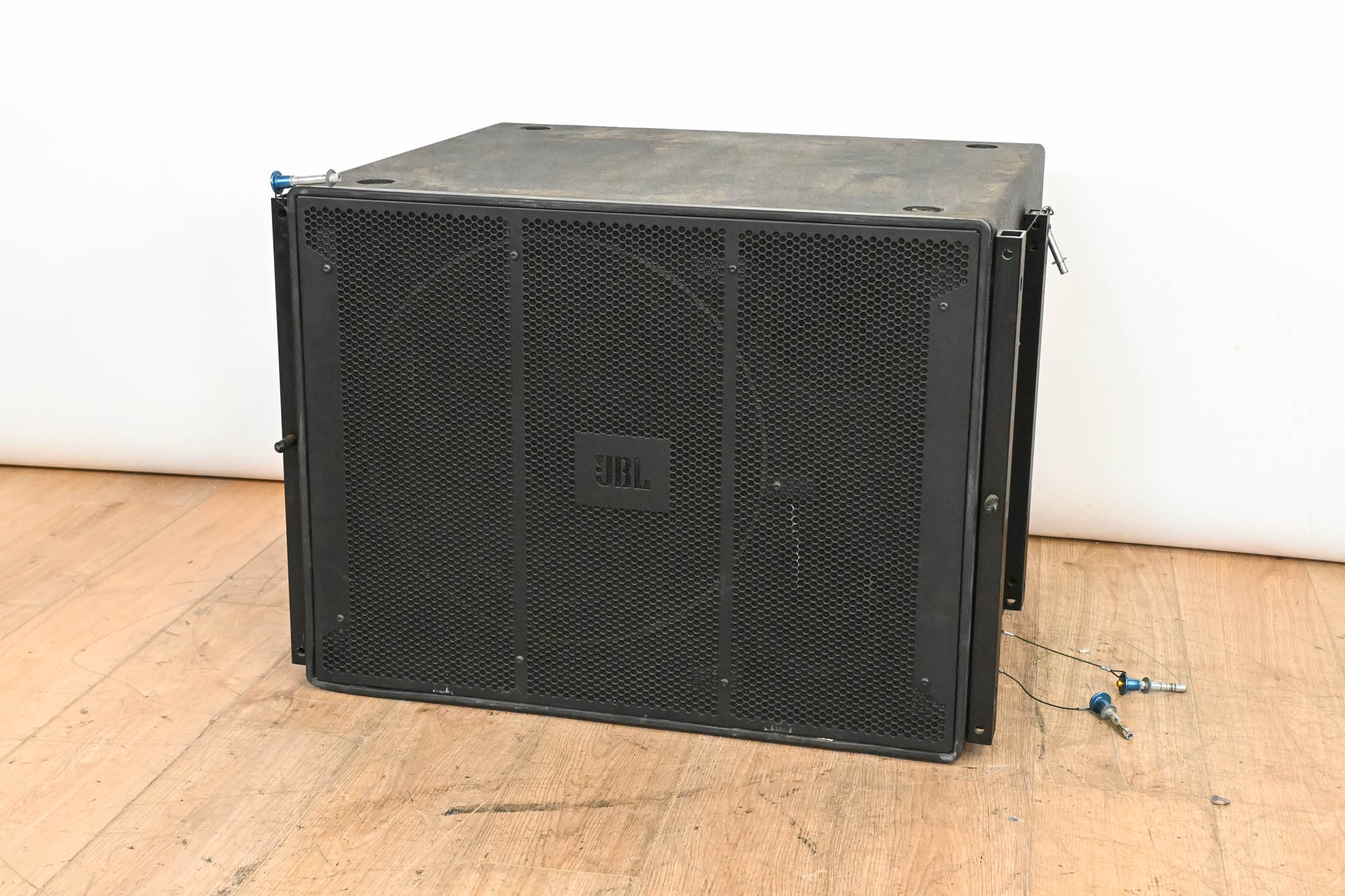 JBL VT4881A Compact Arrayable 18" Subwoofer