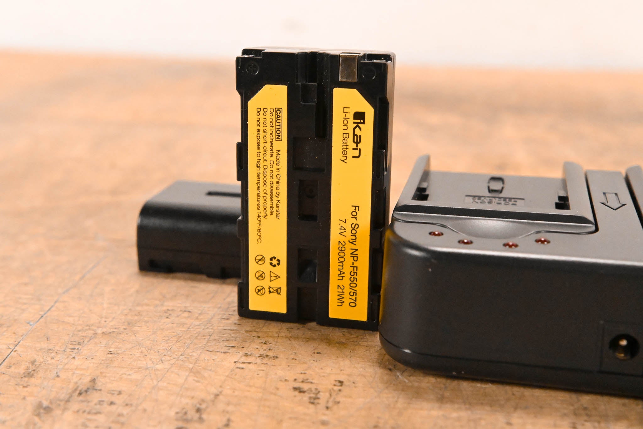 Ikan OYB240 Onyx 240 Bi-Color On-Camera LED Light w/ Accessories