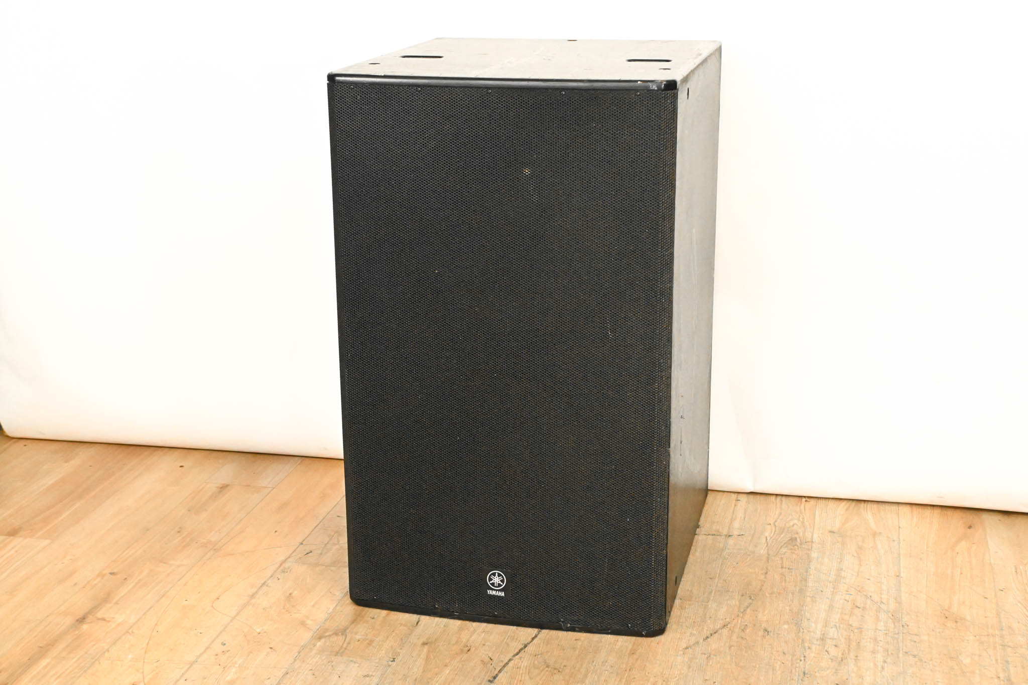 Yamaha IS1218 Dual 18" Passive High Power Subwoofer
