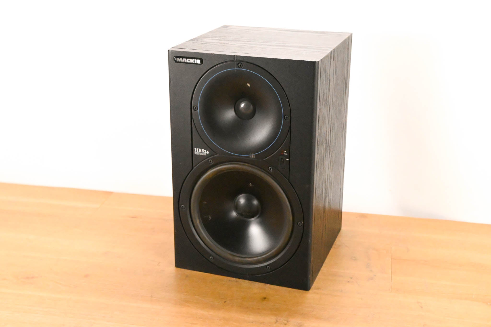 Mackie HR824 8.75-inch Active Studio Monitor