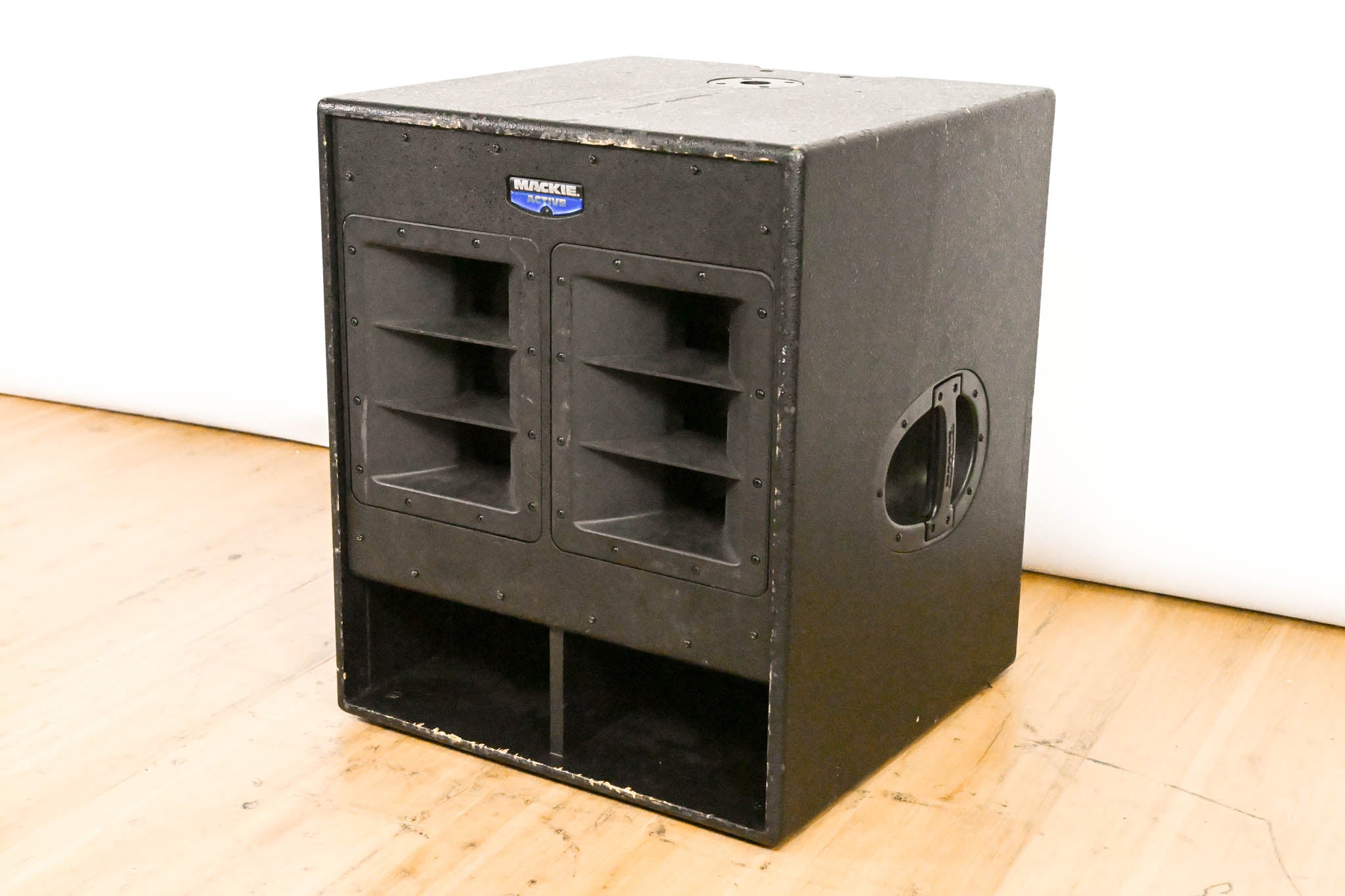 Mackie SWA1801z 800W 18" Active Front-Firing Subwoofer