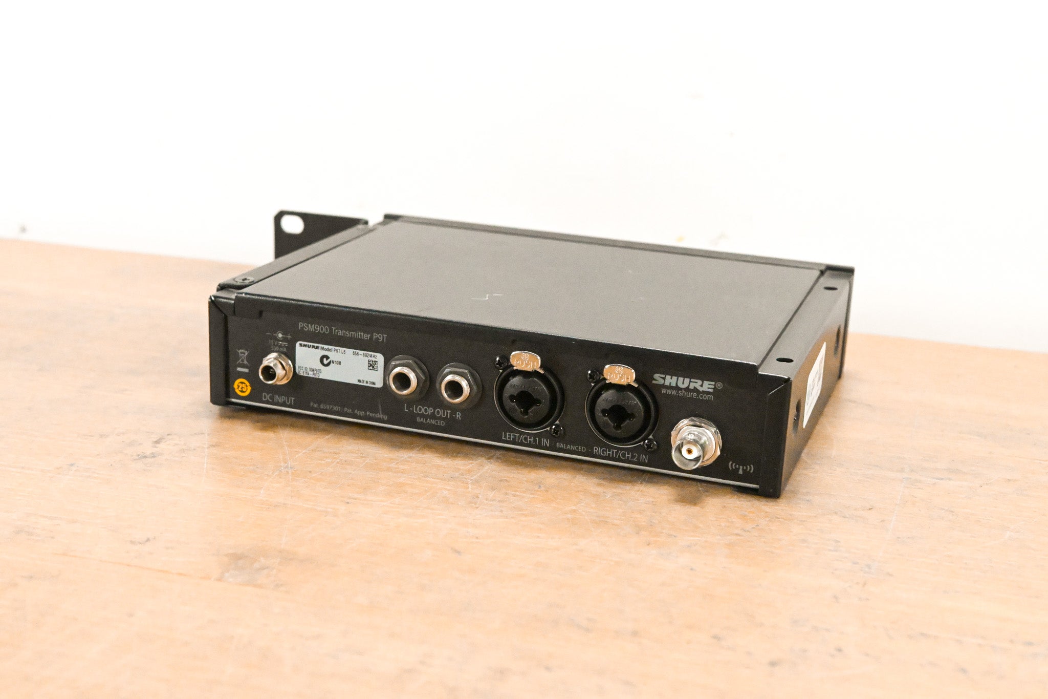 Shure PSM 900 Wireless IEM System L6 Band: 656-692 MHz (NO POWER SUPPLY)