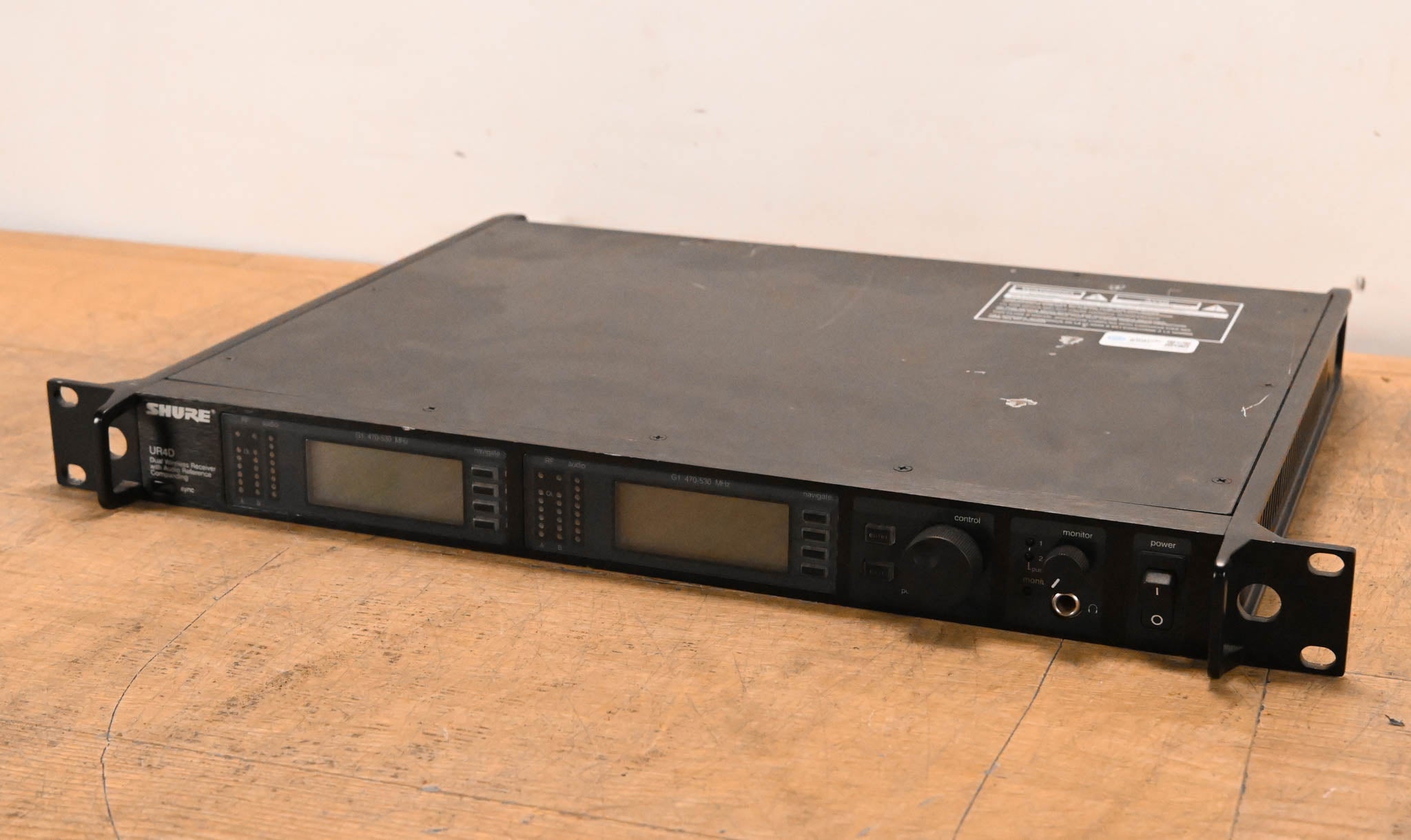 Shure UR4D Dual Wireless Receiver - G1 Band - 470-530 MHz