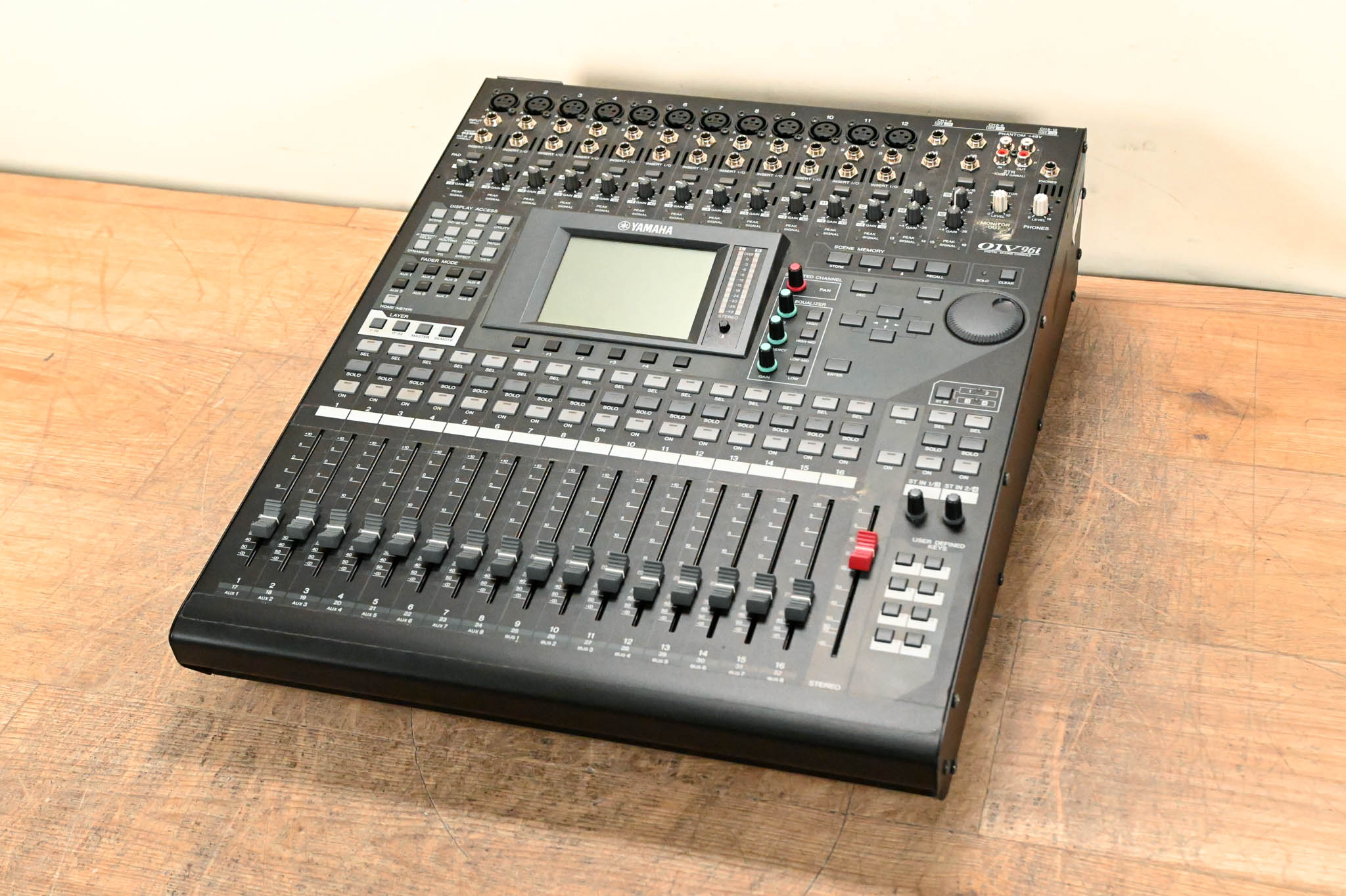 Yamaha 01V96i 96kHz 40-Channel Digital Mixing Console