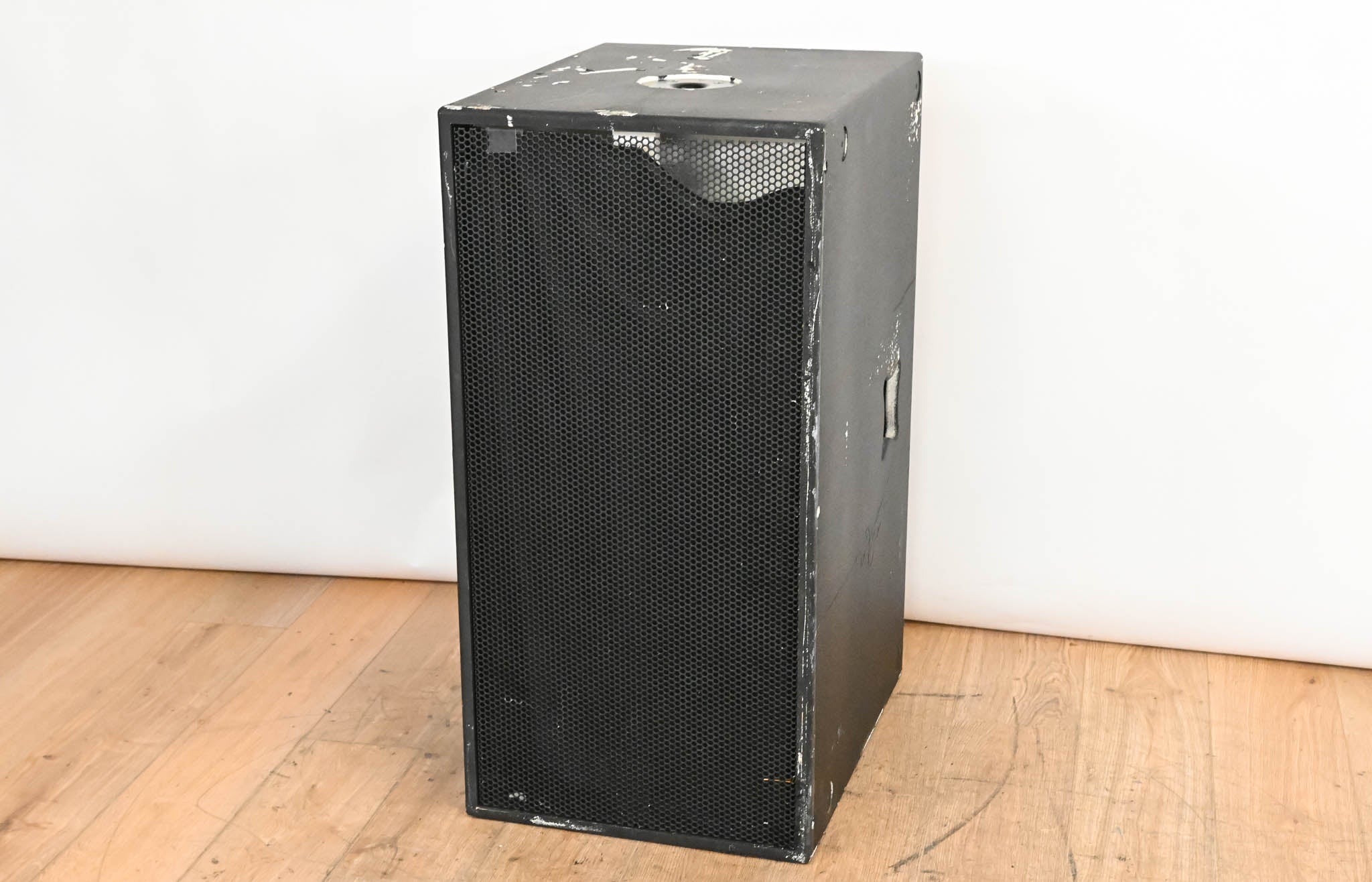 Electro-Voice (EV) QRx-118S 18" 600W Passive Subwoofer