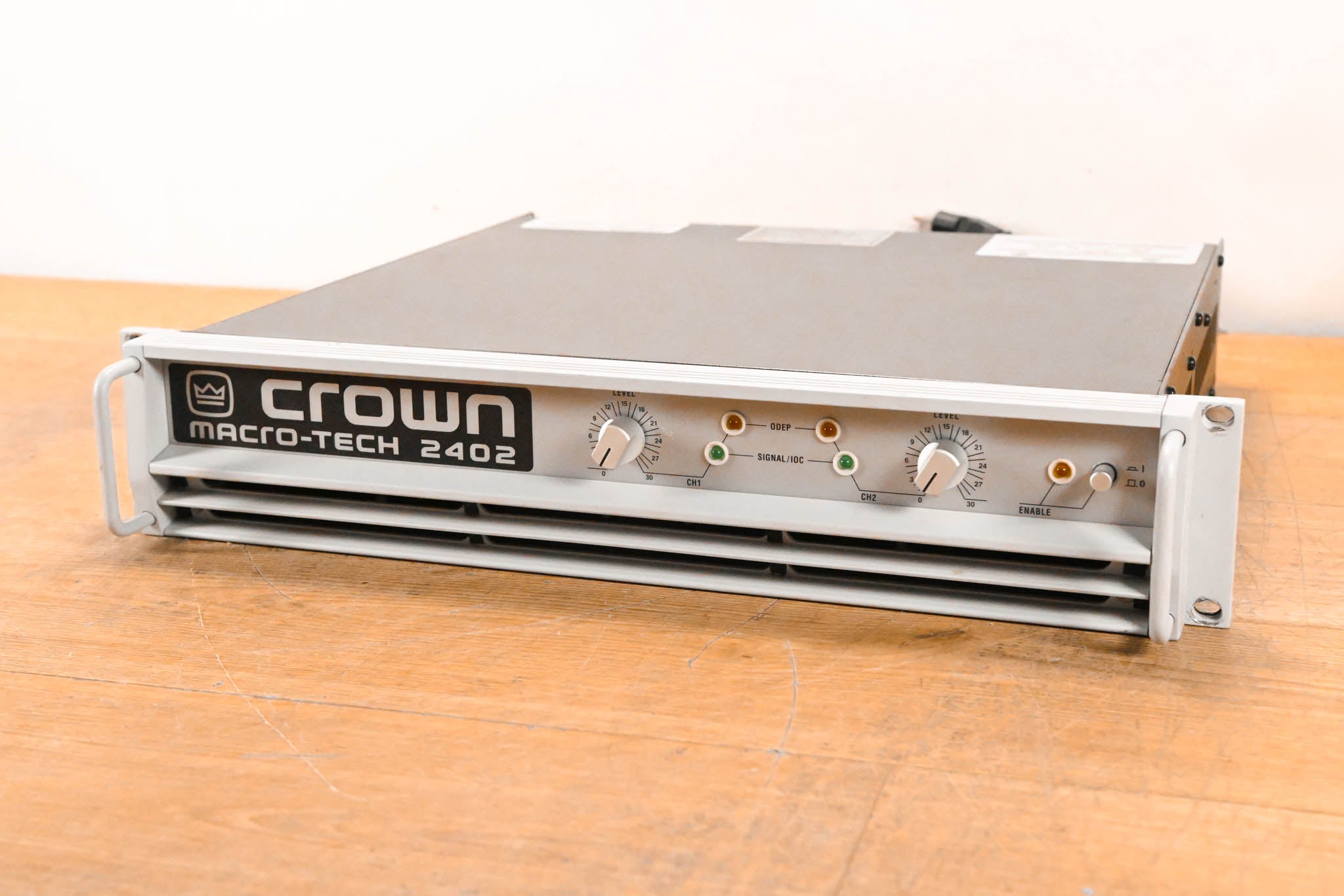 Crown Macro-Tech 2402 2-Channel Power Amplifier