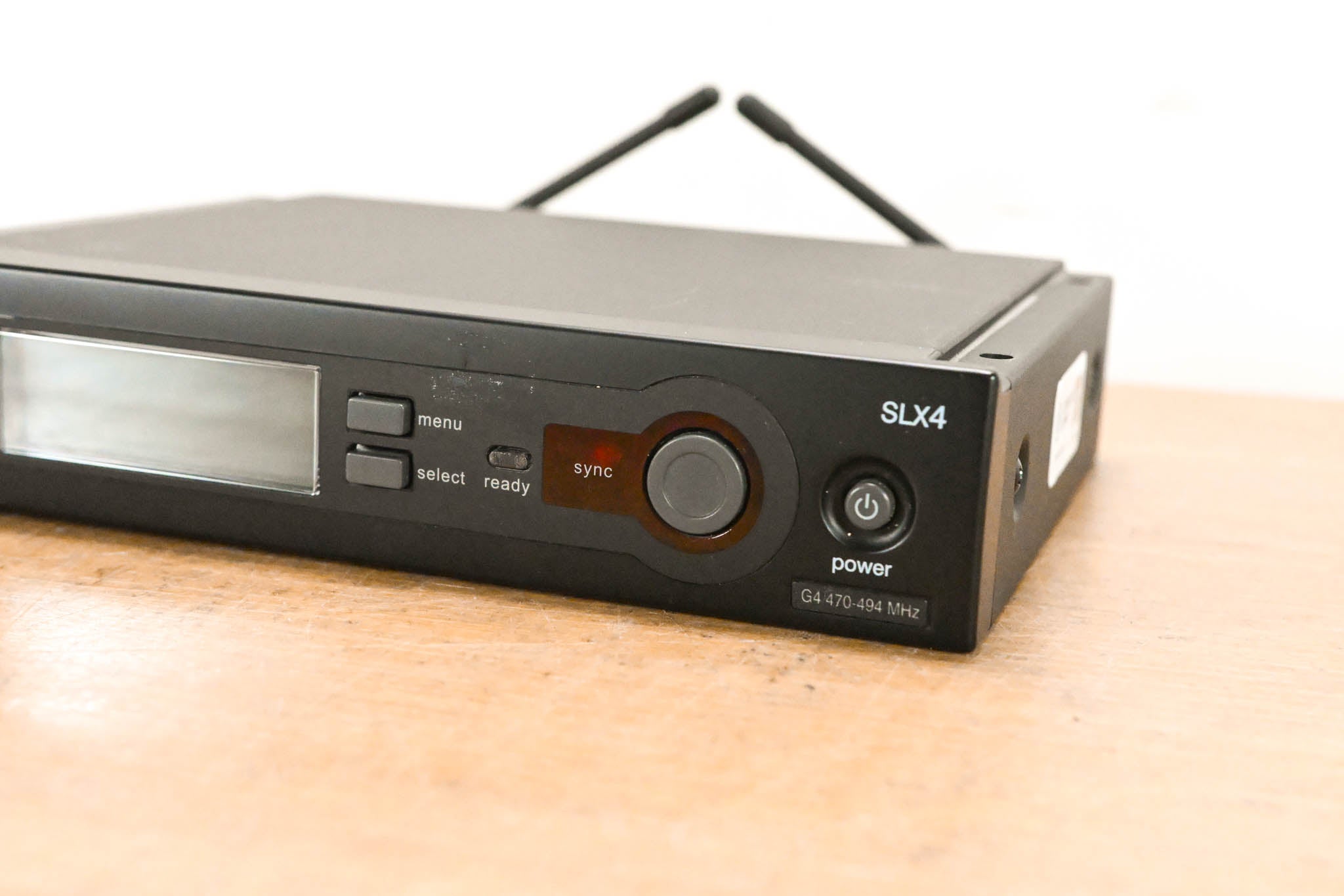 Shure SLX4 Wireless Receiver - G4 Band: 470-494 MHz (NO POWER SUPPLY)