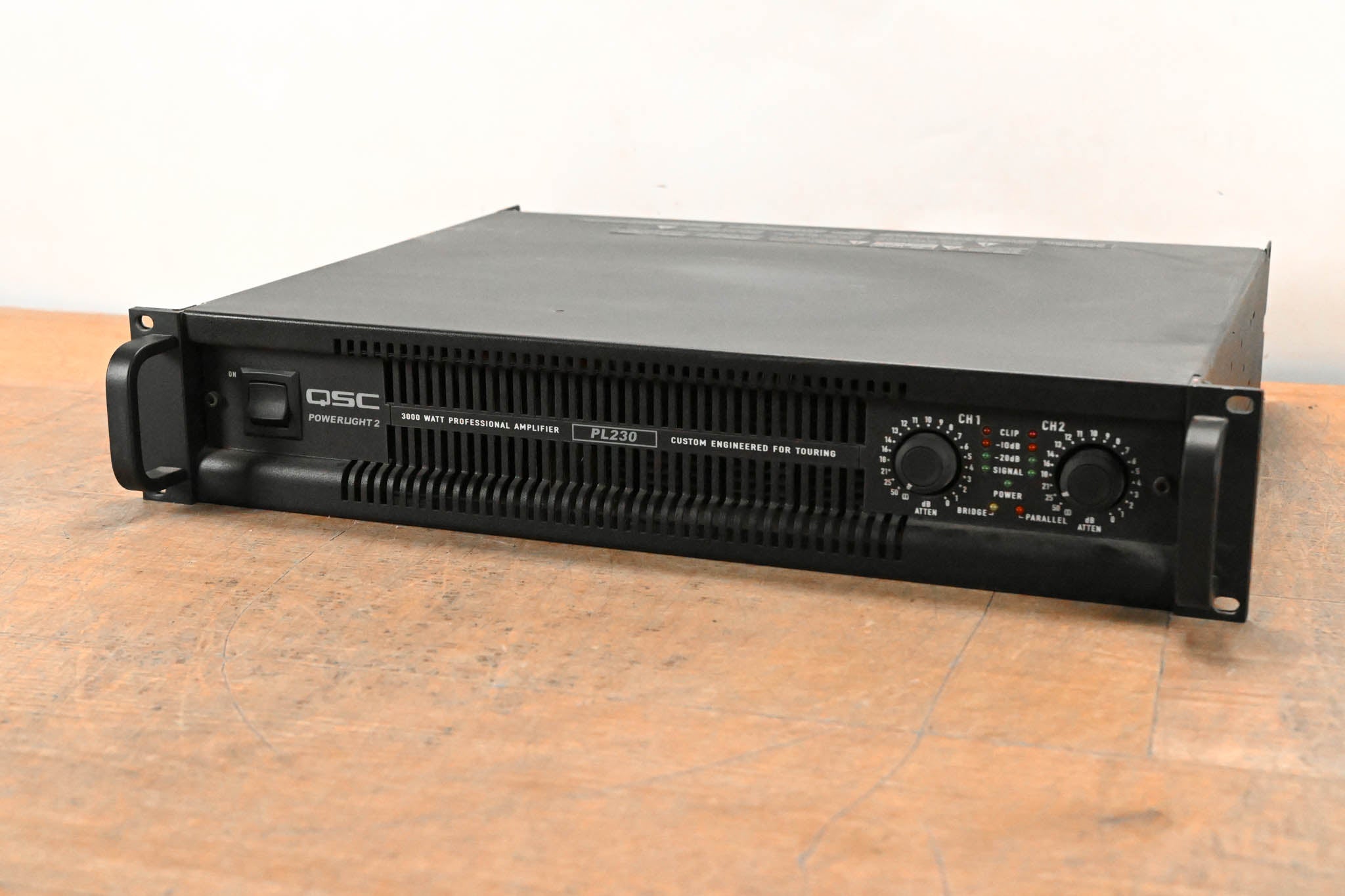 QSC PL230 PowerLight 2 Series 2-Channel 1500W Power Amplifier