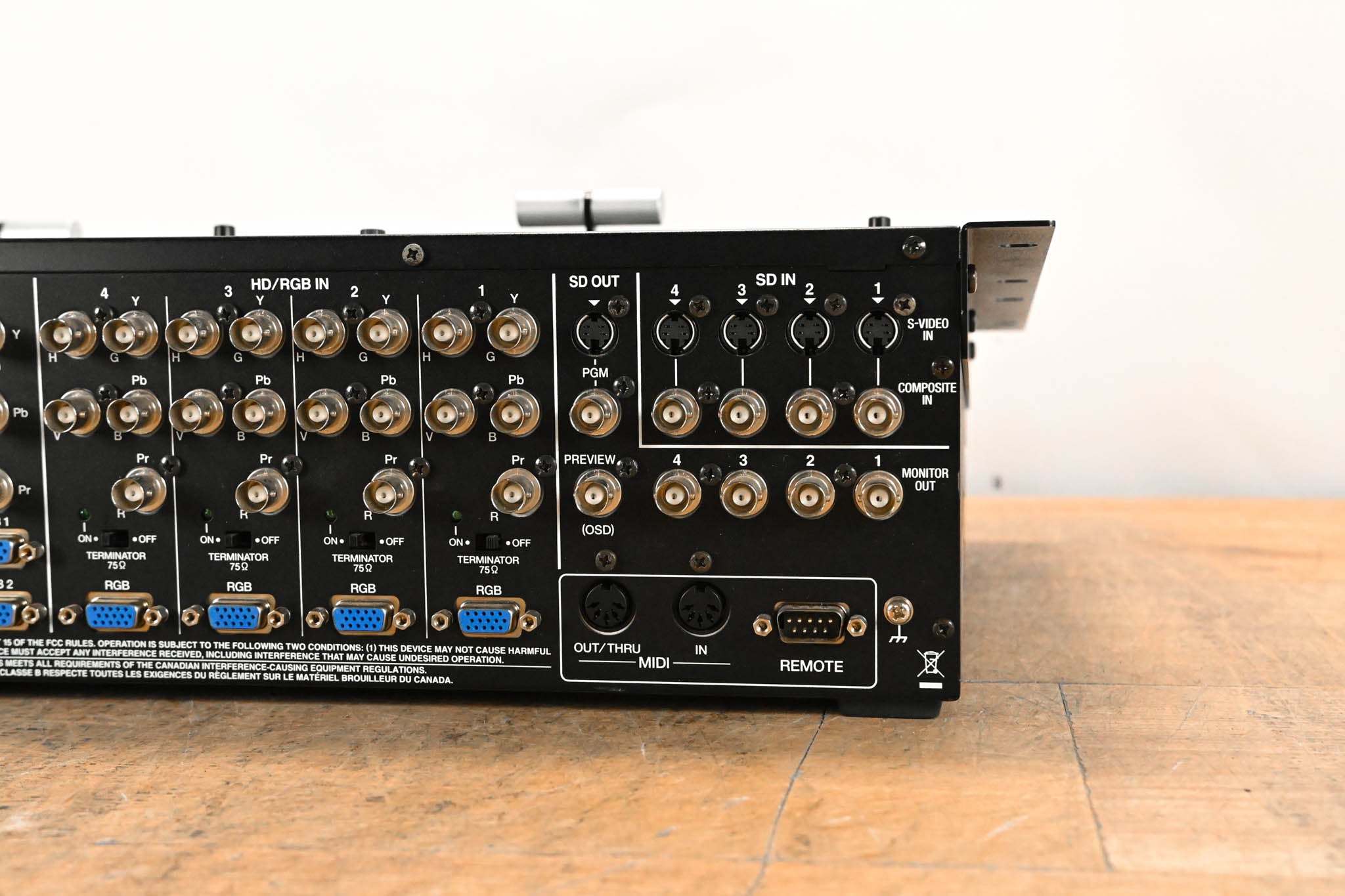 Roland V-440HD Multi-Format Video Mixer and Switcher (VERSION 2)