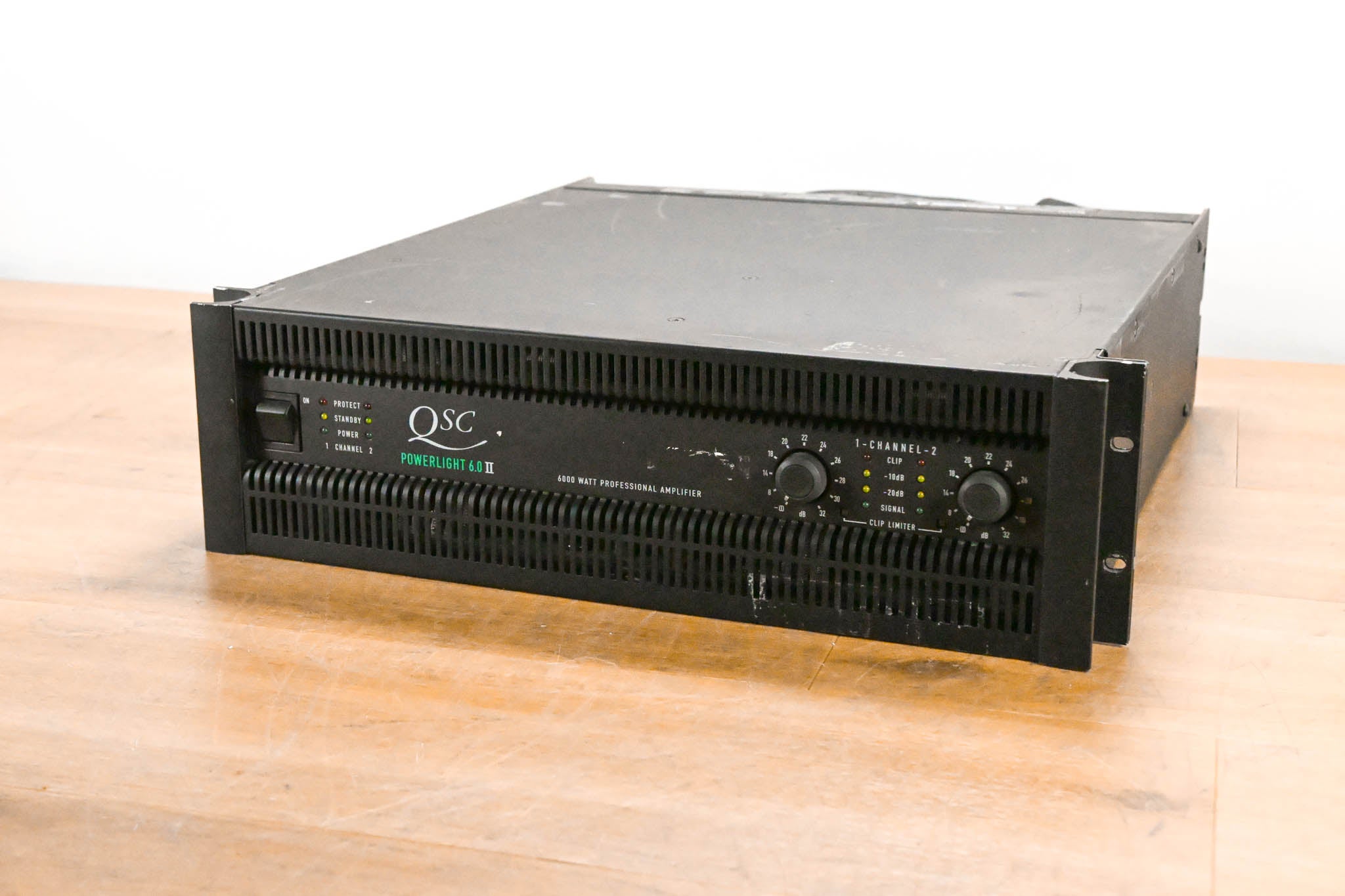 QSC PowerLight 6.0 II 2-channel Power Amplifier