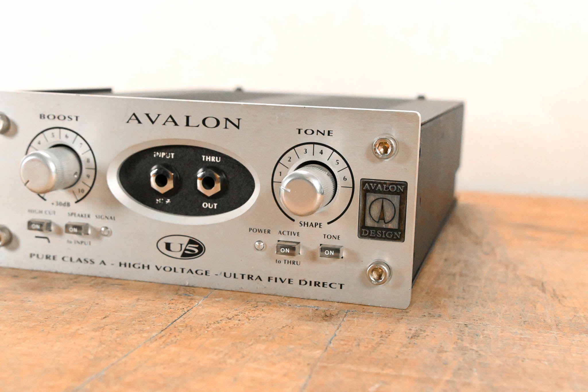 Avalon U5 Active Instrument Direct Box and Preamp