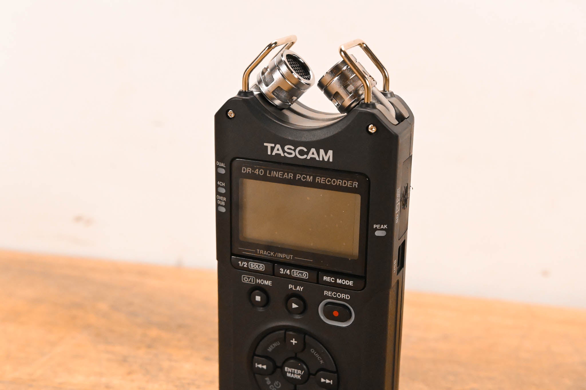 TASCAM DR-40 Handheld 4-Track Recorder
