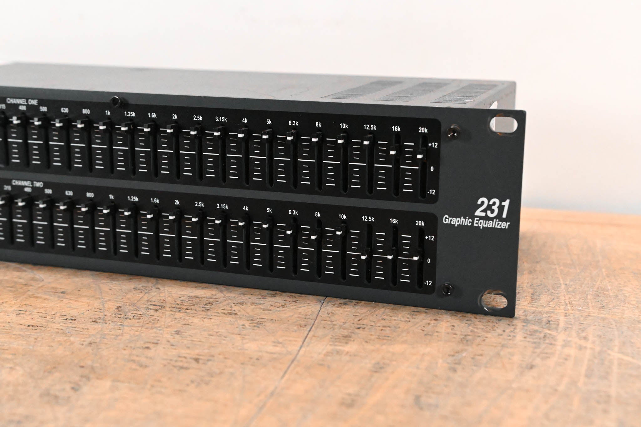 dbx 231 Dual-Channel 31-Band Graphic Equalizer