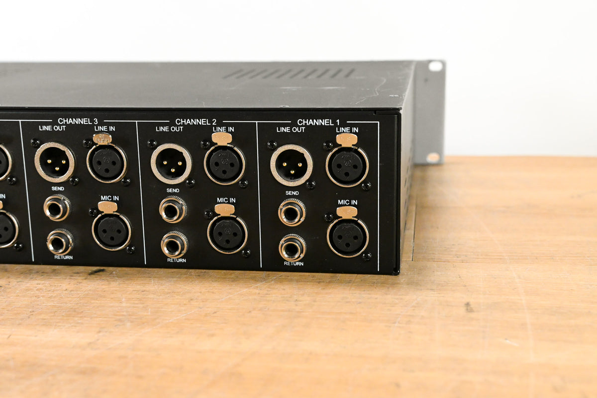 Universal Audio 4-710d 4-Channel Microphone Preamp and Compressor