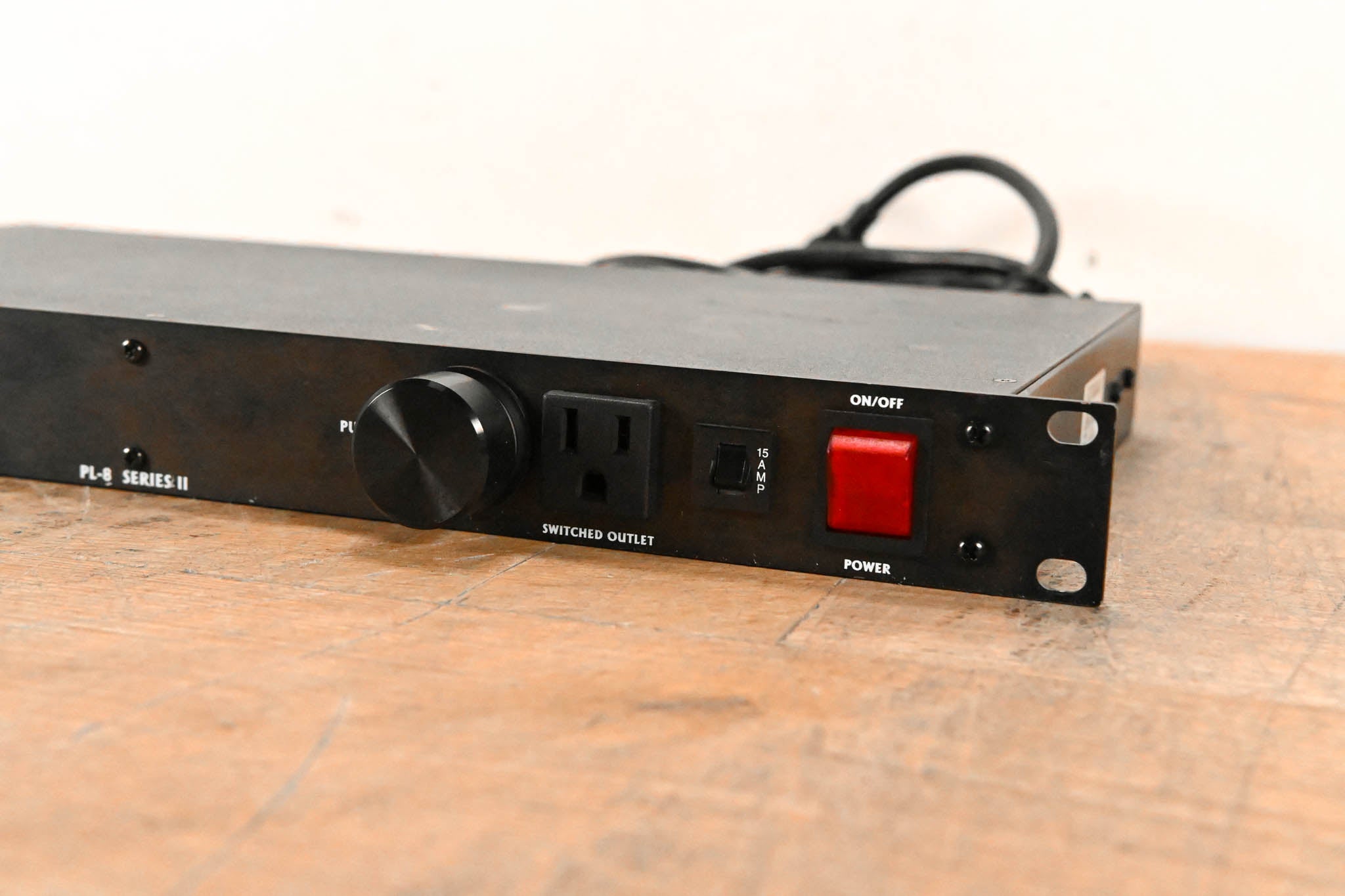 Furman PL-8 Series II 8-Outlet Rackmount Power Conditioner
