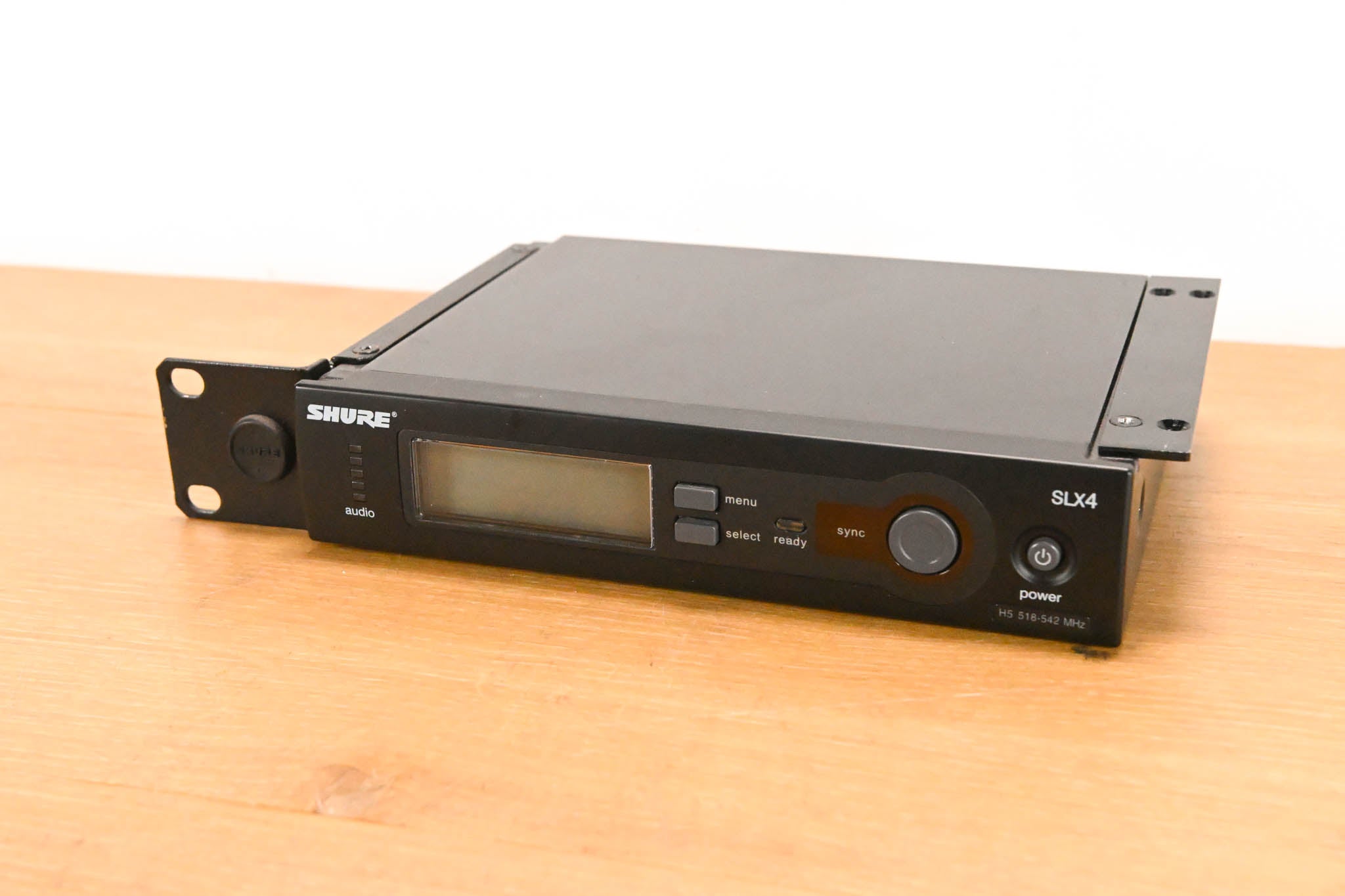 Shure SLX4 Wireless Receiver - H5 Band: 518-542 MHz (NO POWER SUPPLY)