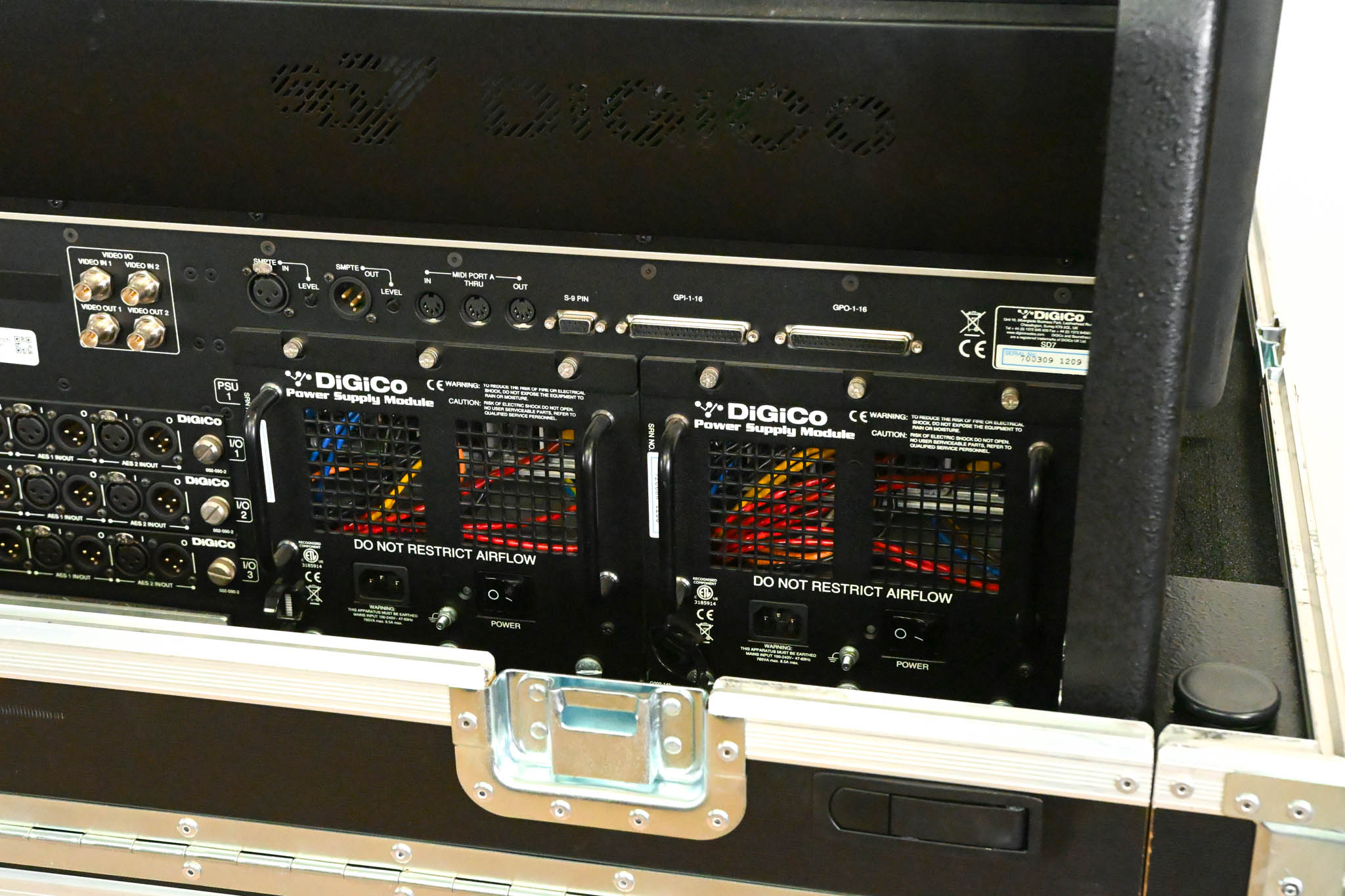 DiGiCo SD7 Digital Console w/Dual Engines, Waves, ST Optical & Road Case