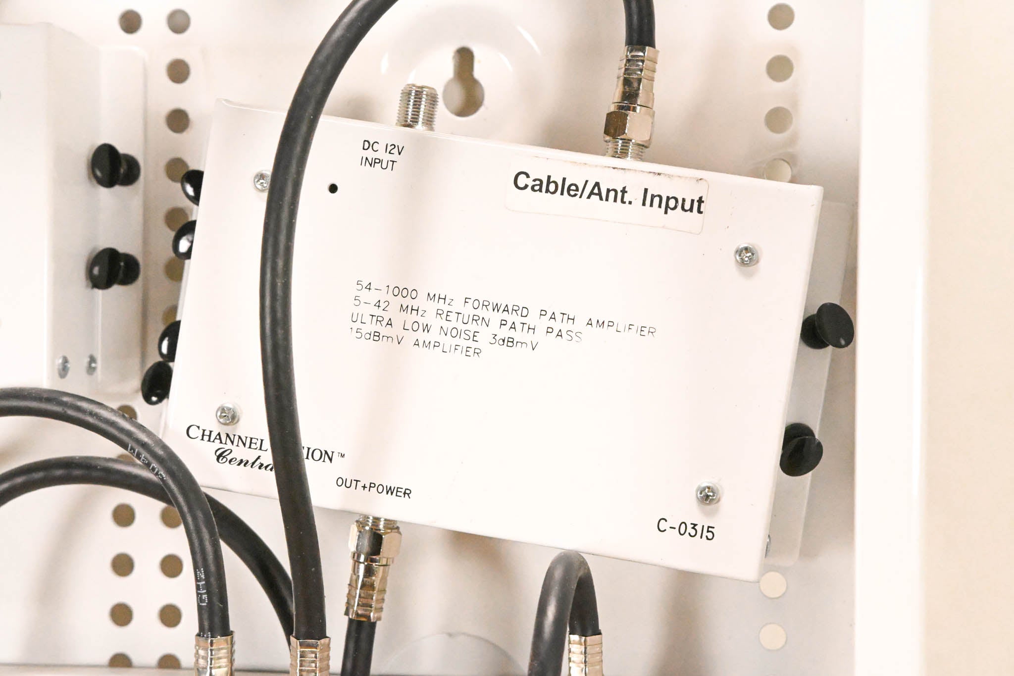 Channel Vision DP-3/12-II Amplified RF Coax Distribution Panel