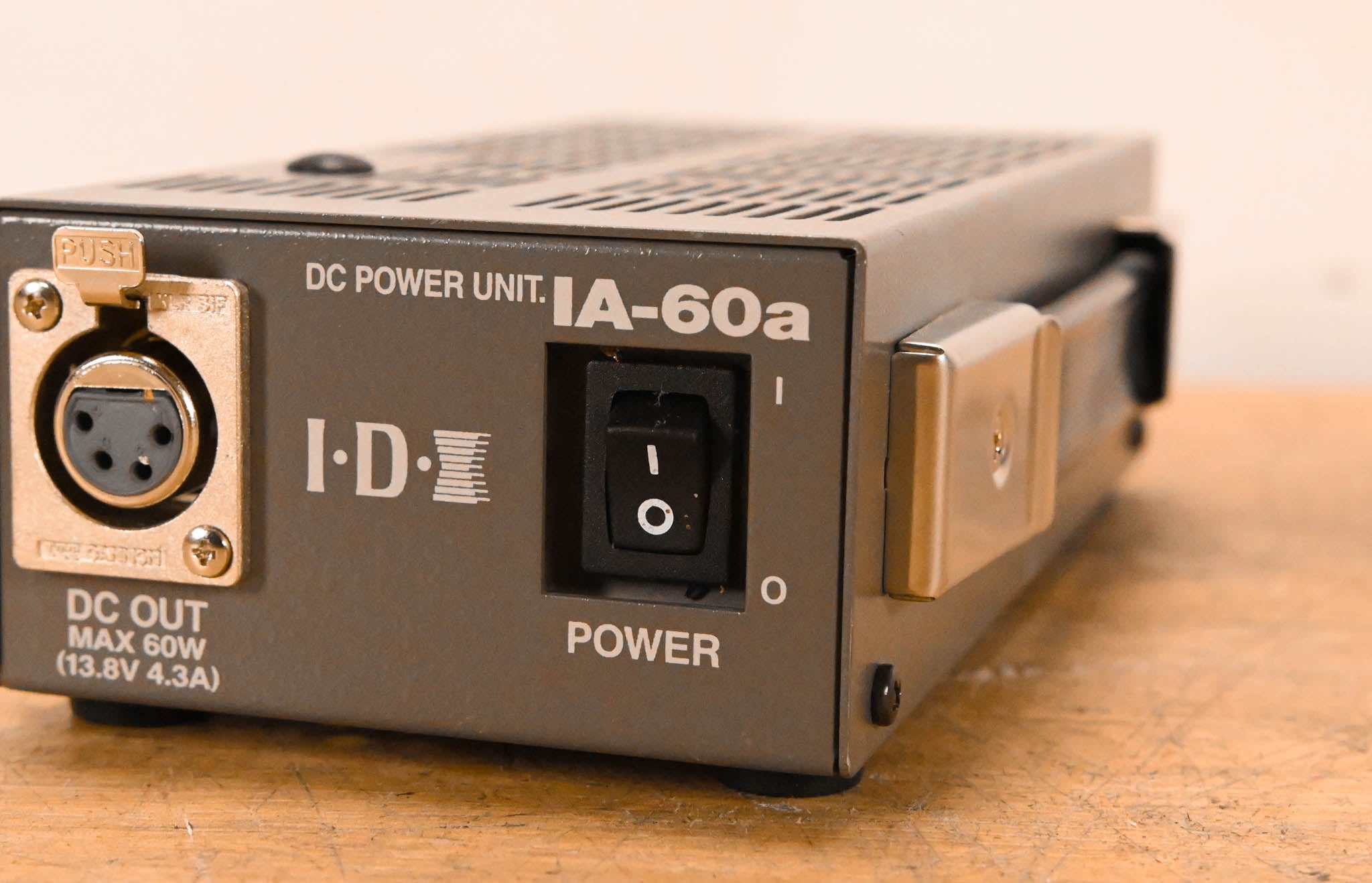 IDX System Technology IA-60a Single-Channel DC Power Supply