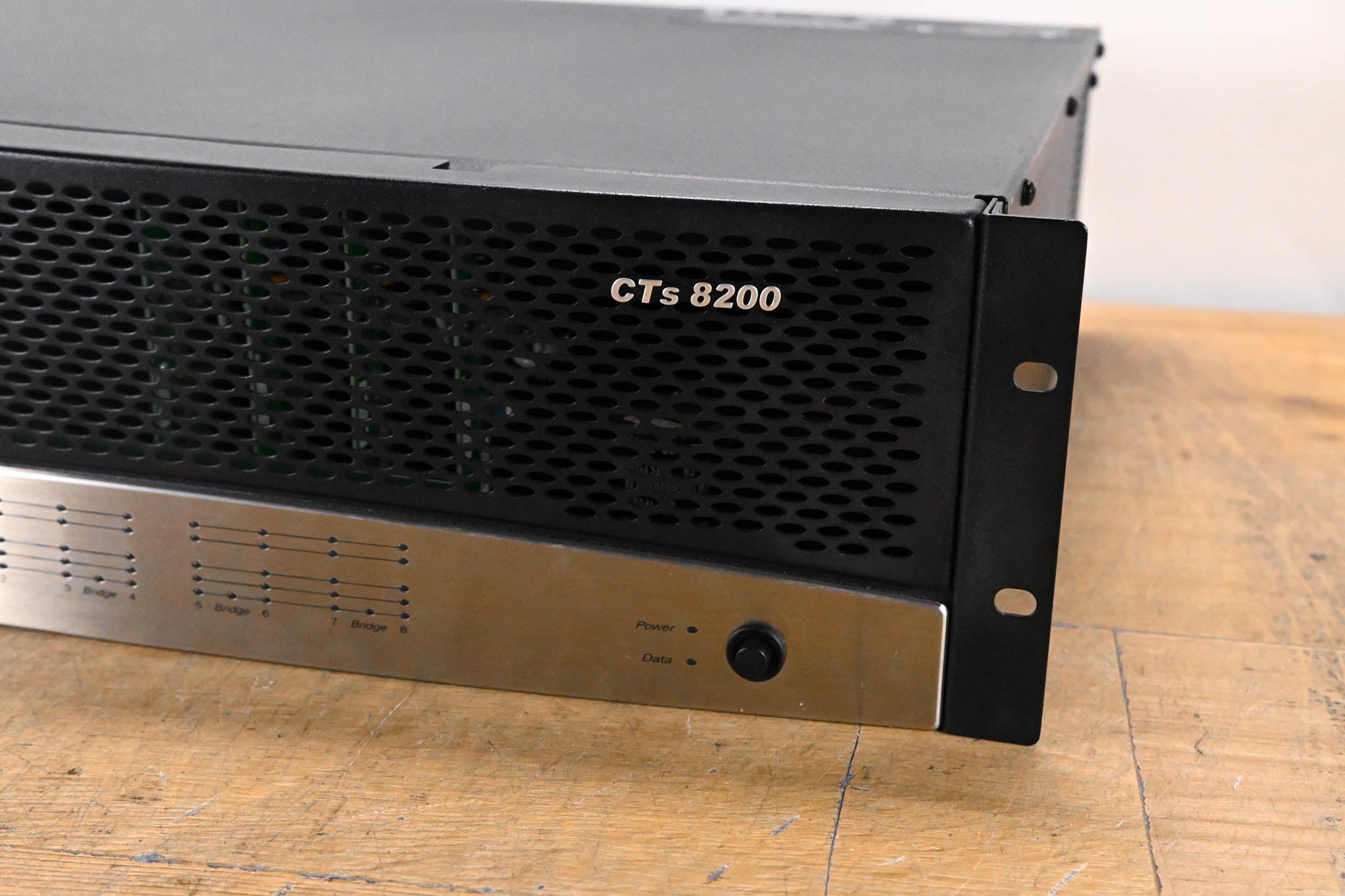 Crown CTs 8200 200W 8-Channel Power Amplifier