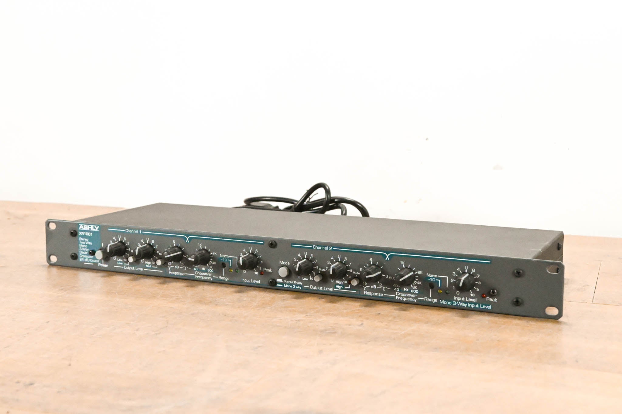 Ashly XR-1001 Stereo 2-Way, Mono 3-Way Crossover