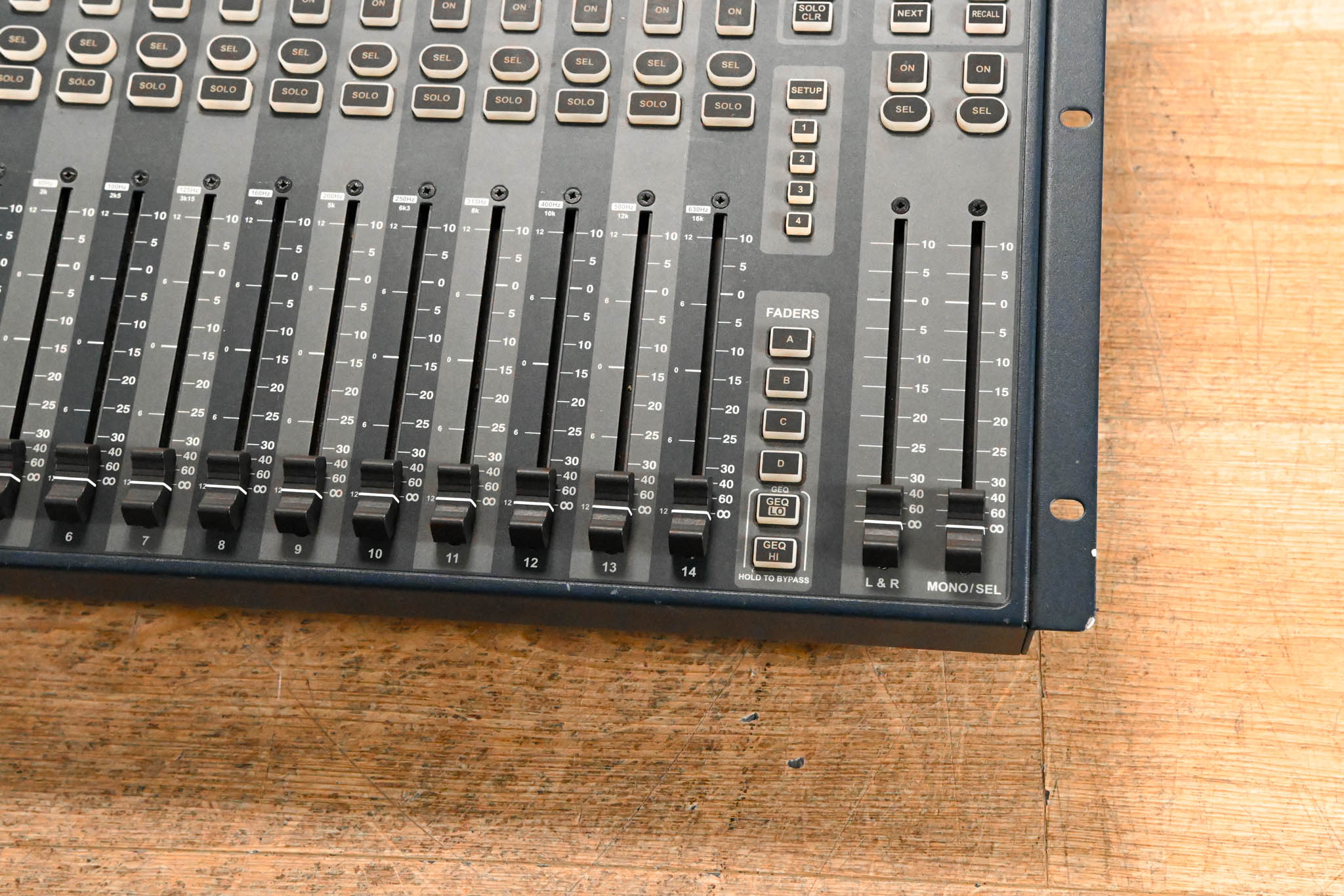Soundcraft Si Expression 1 16-Channel Digital Audio Mixing Console